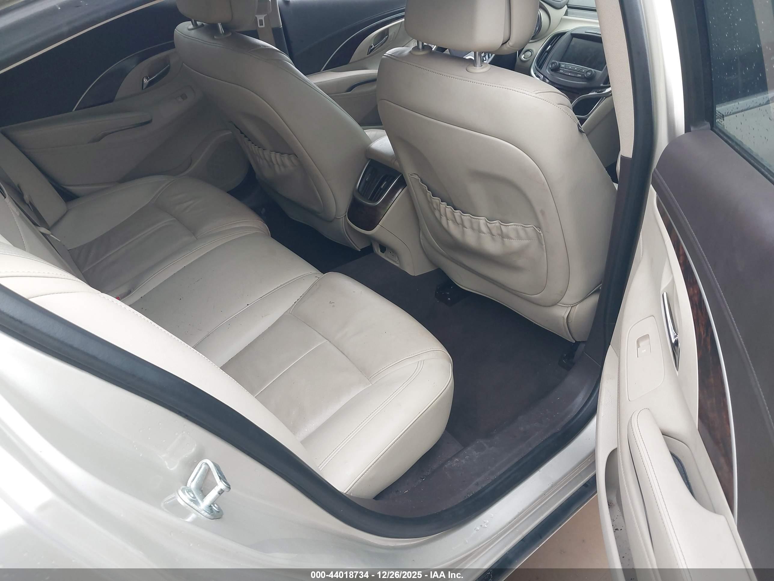BUICK LACROSSE image 8