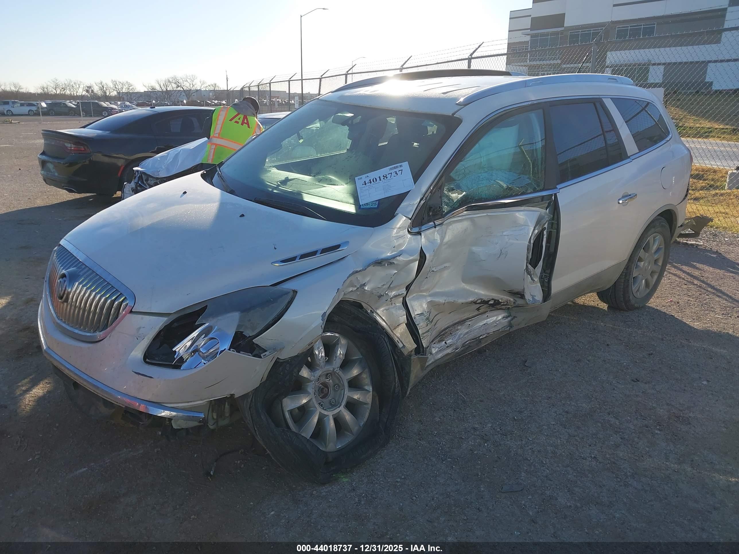 BUICK ENCLAVE image 2