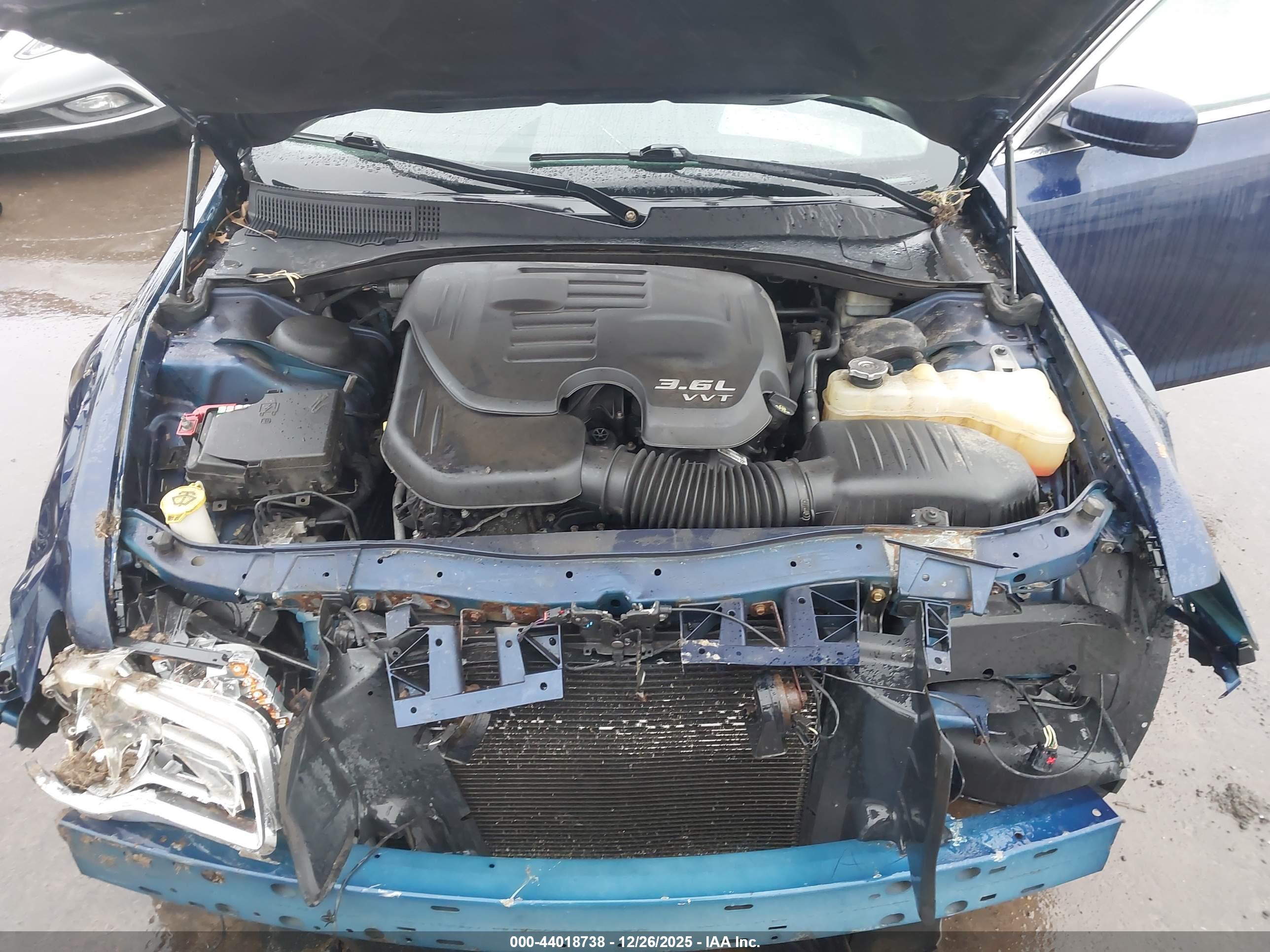 CHRYSLER 300 image 10