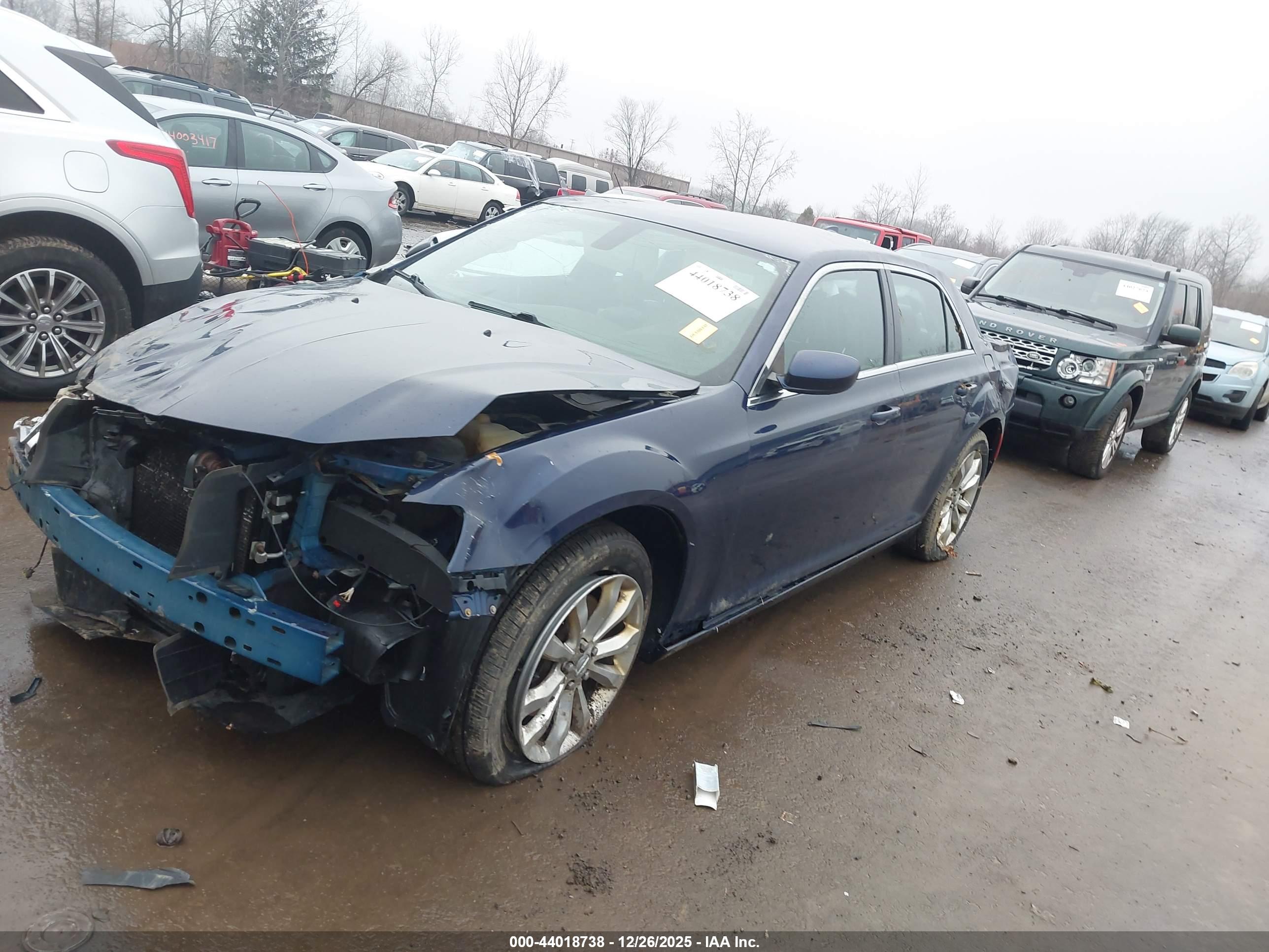 CHRYSLER 300 image 2