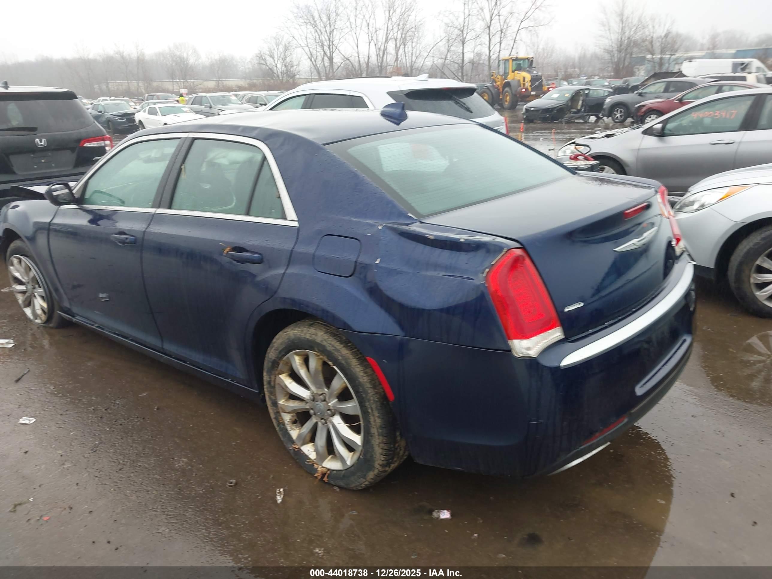 CHRYSLER 300 image 3
