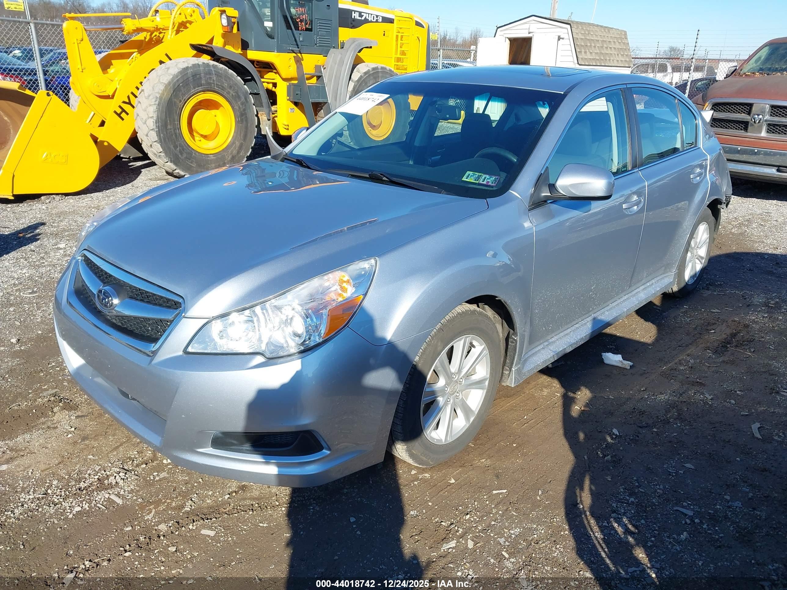 SUBARU LEGACY image 2