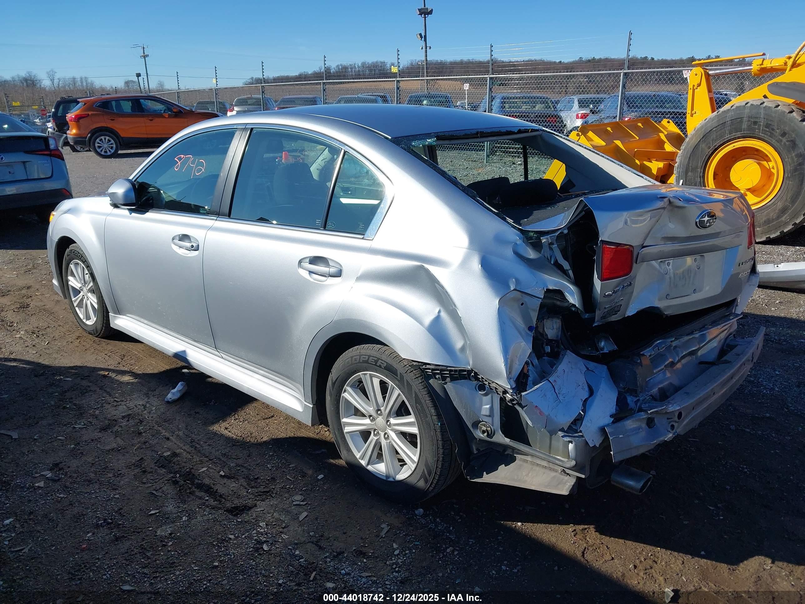 SUBARU LEGACY image 3