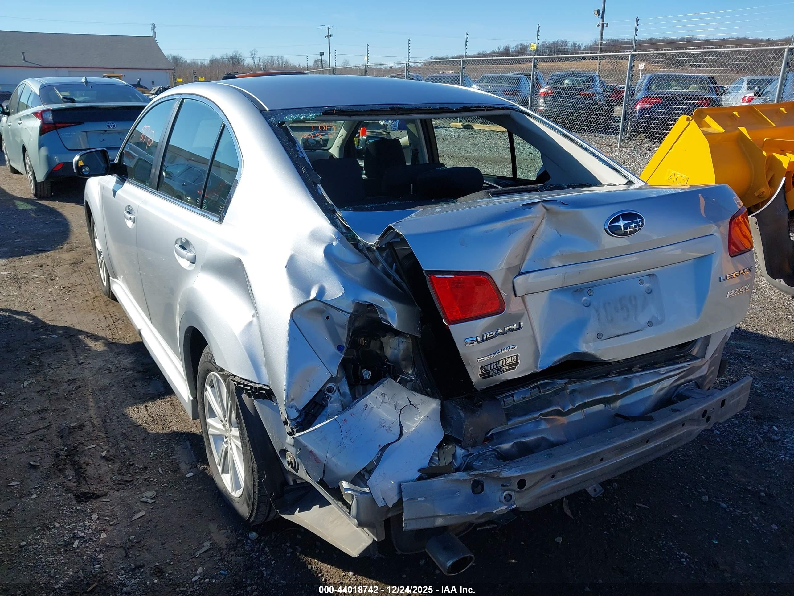 SUBARU LEGACY image 6