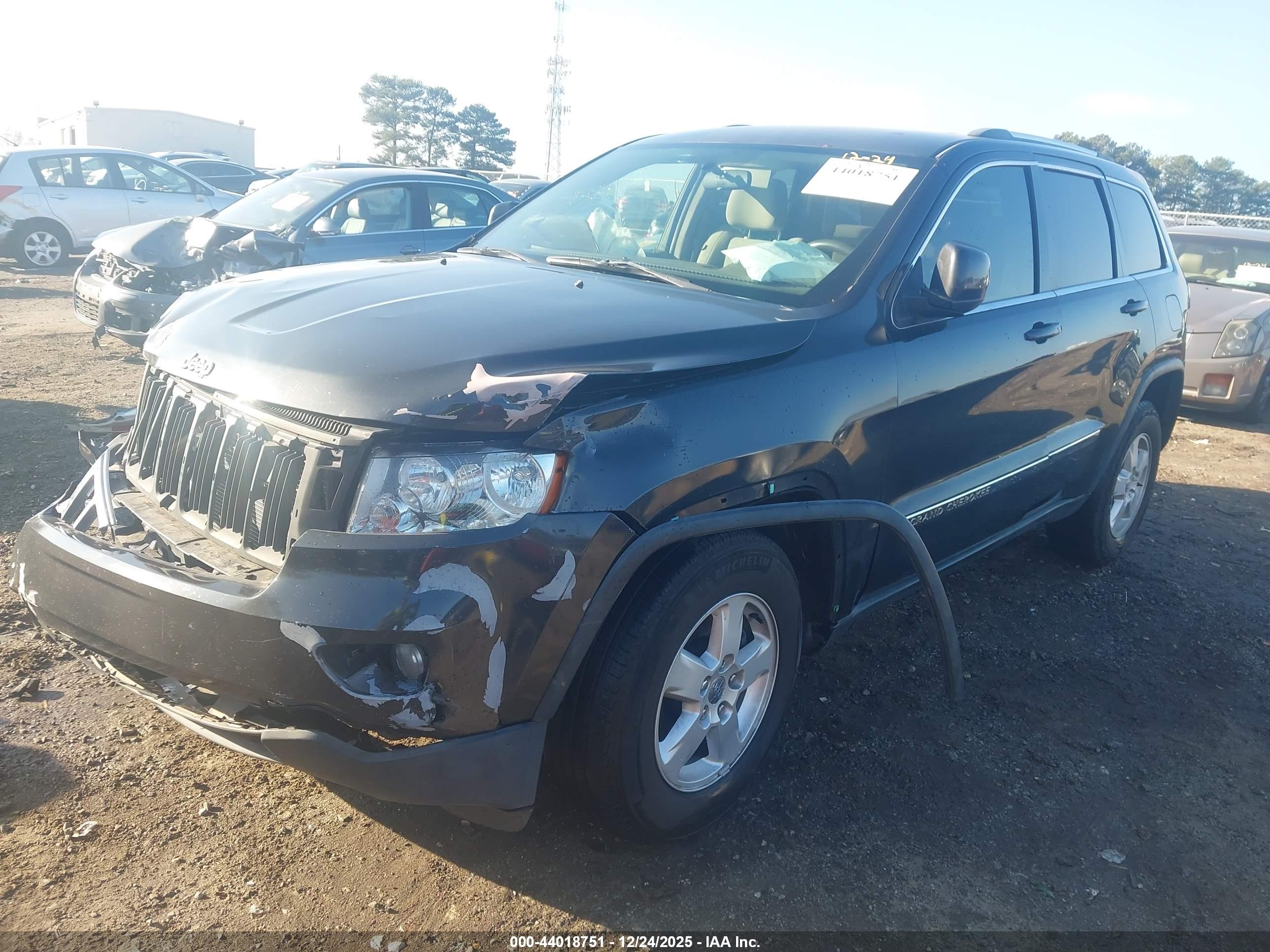 JEEP GRAND image 2