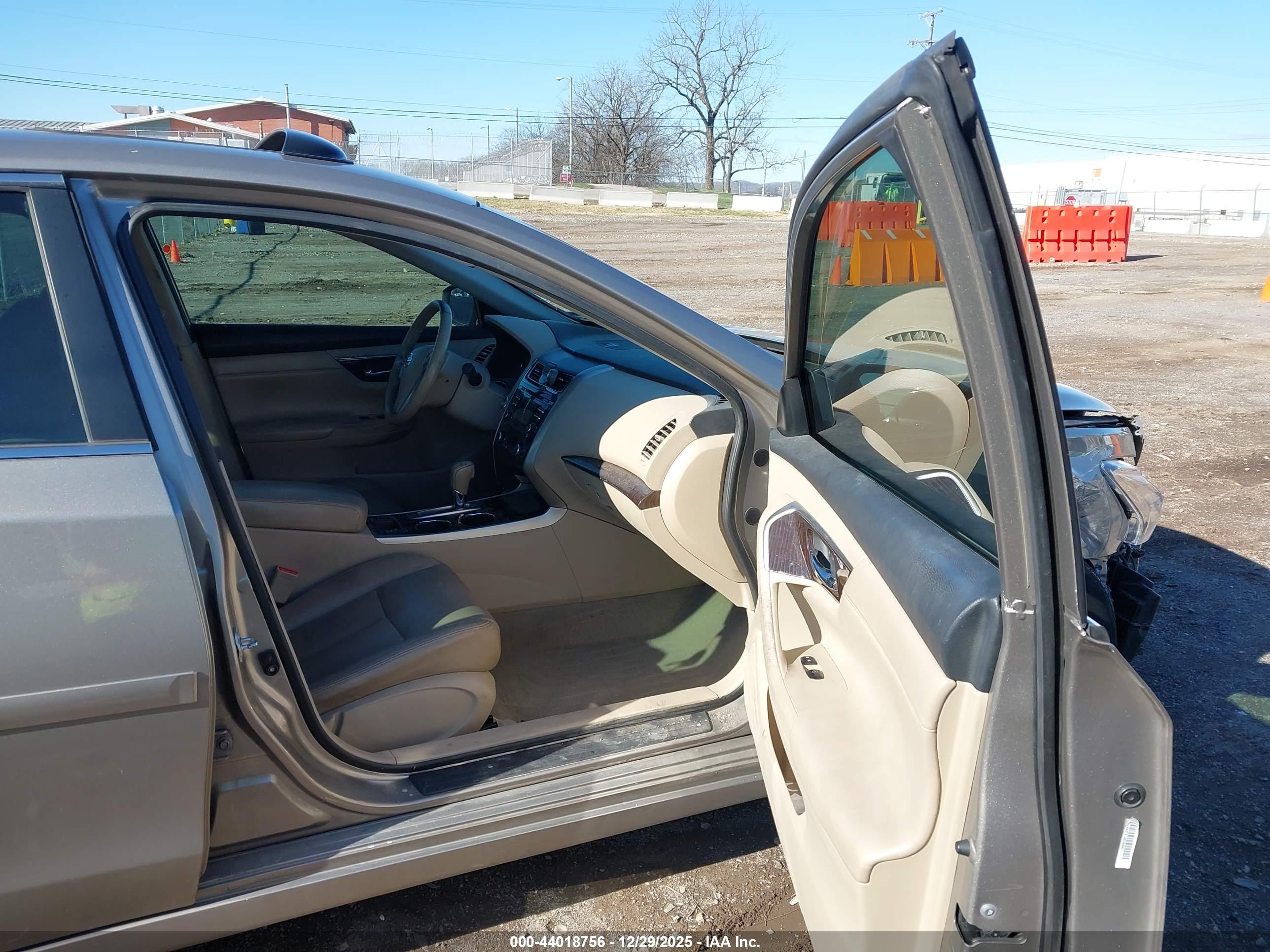 NISSAN ALTIMA image 5