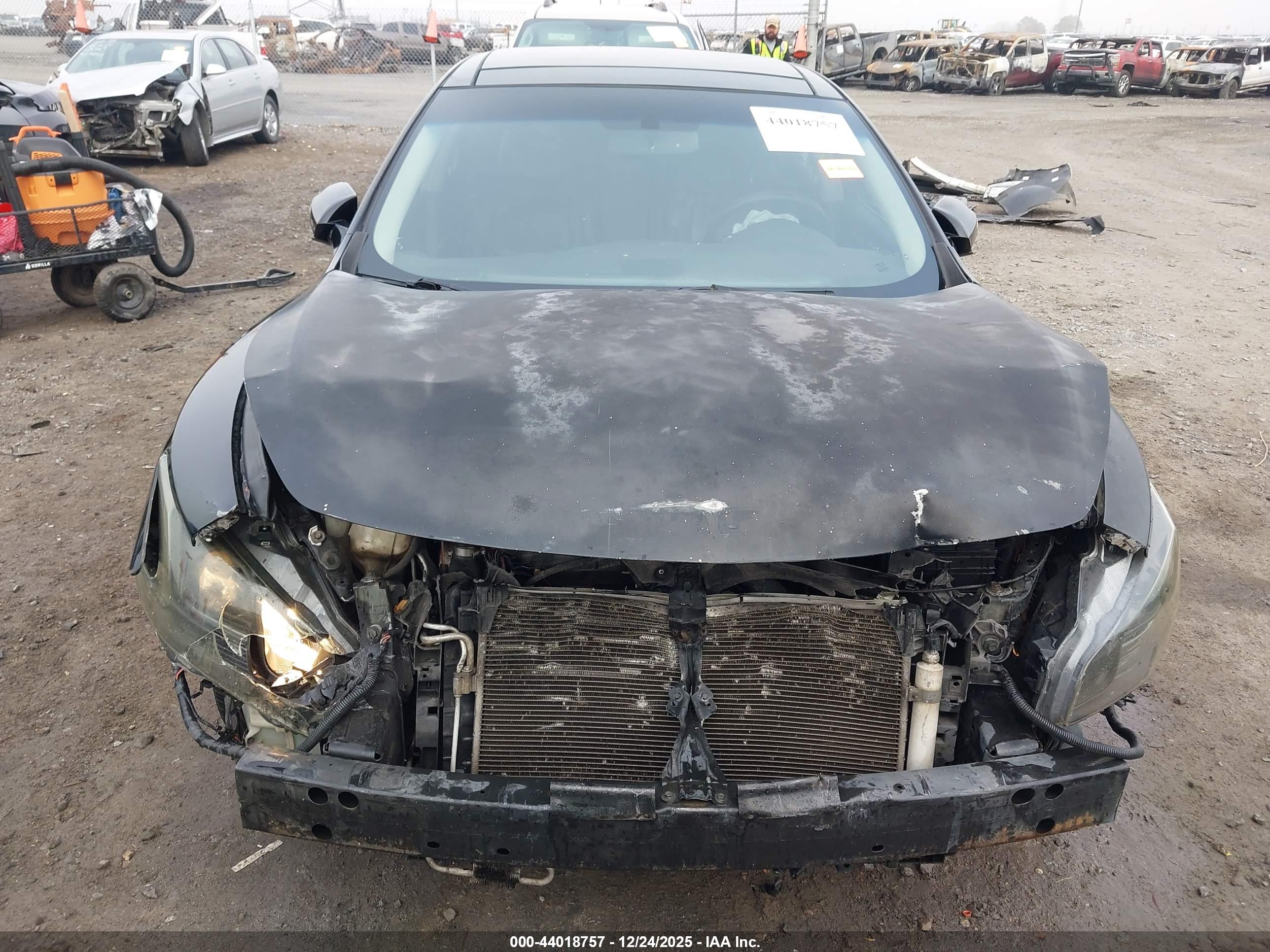 NISSAN MAXIMA image 6