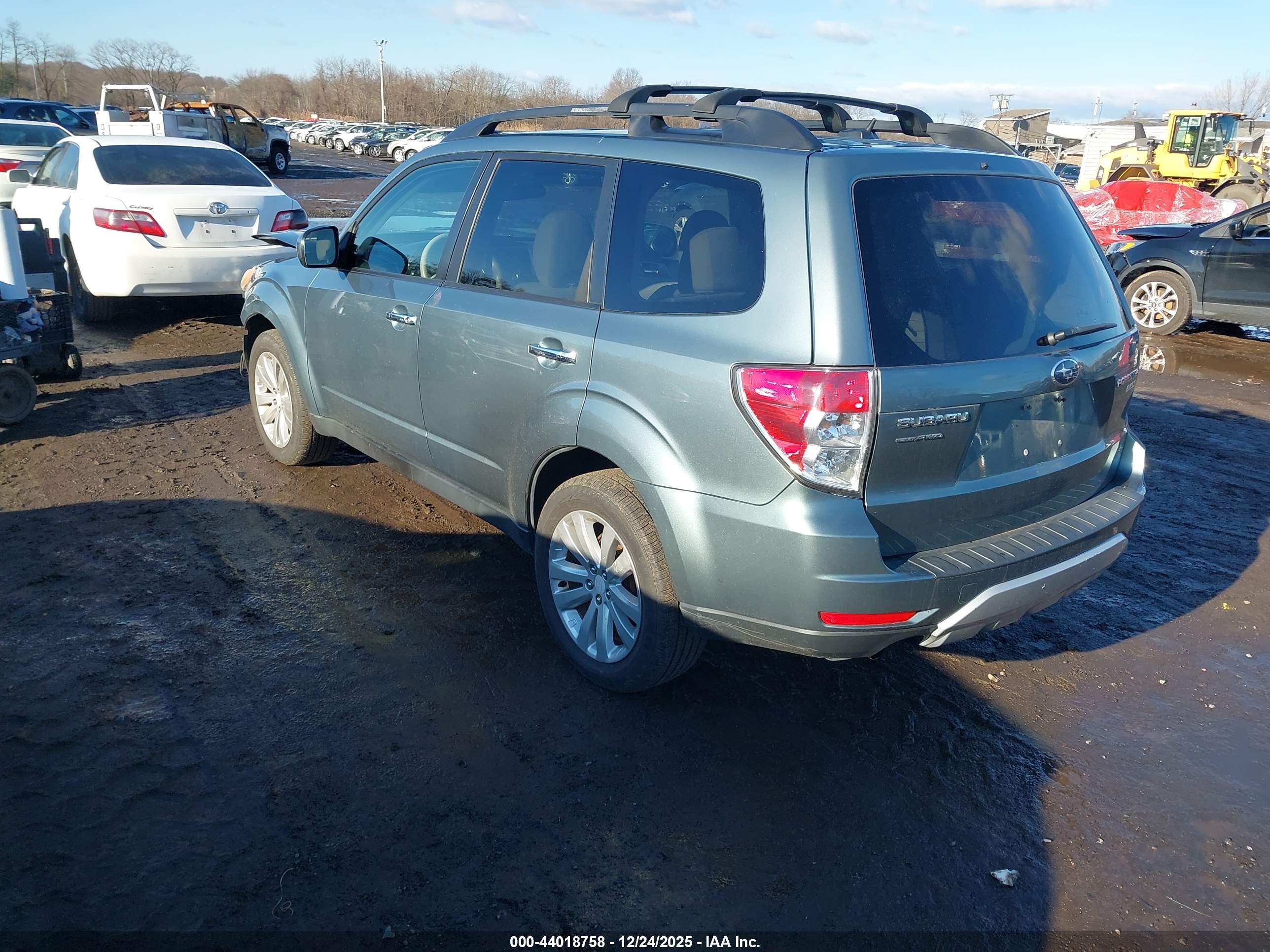 SUBARU FORESTER image 3
