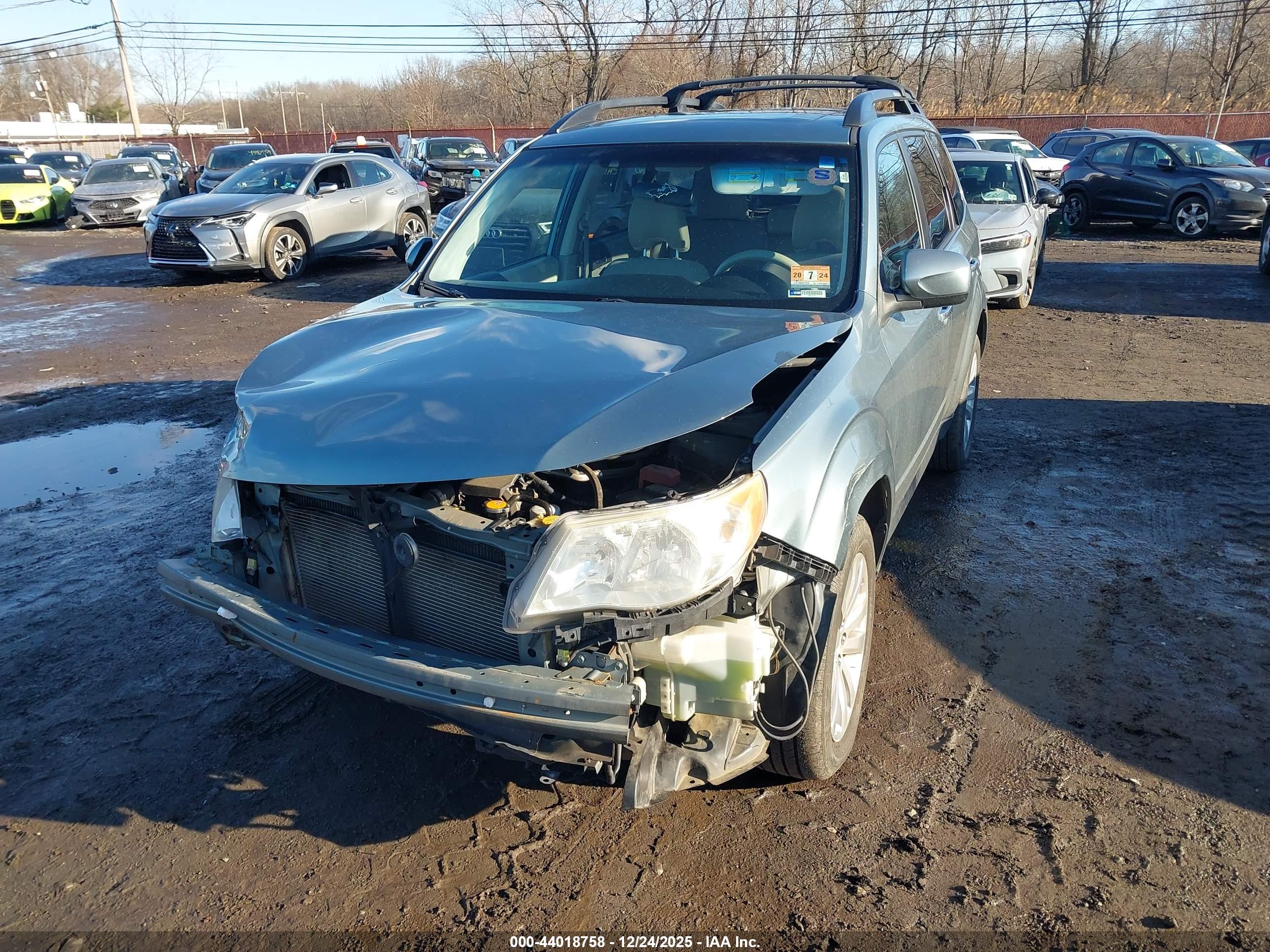 SUBARU FORESTER image 6