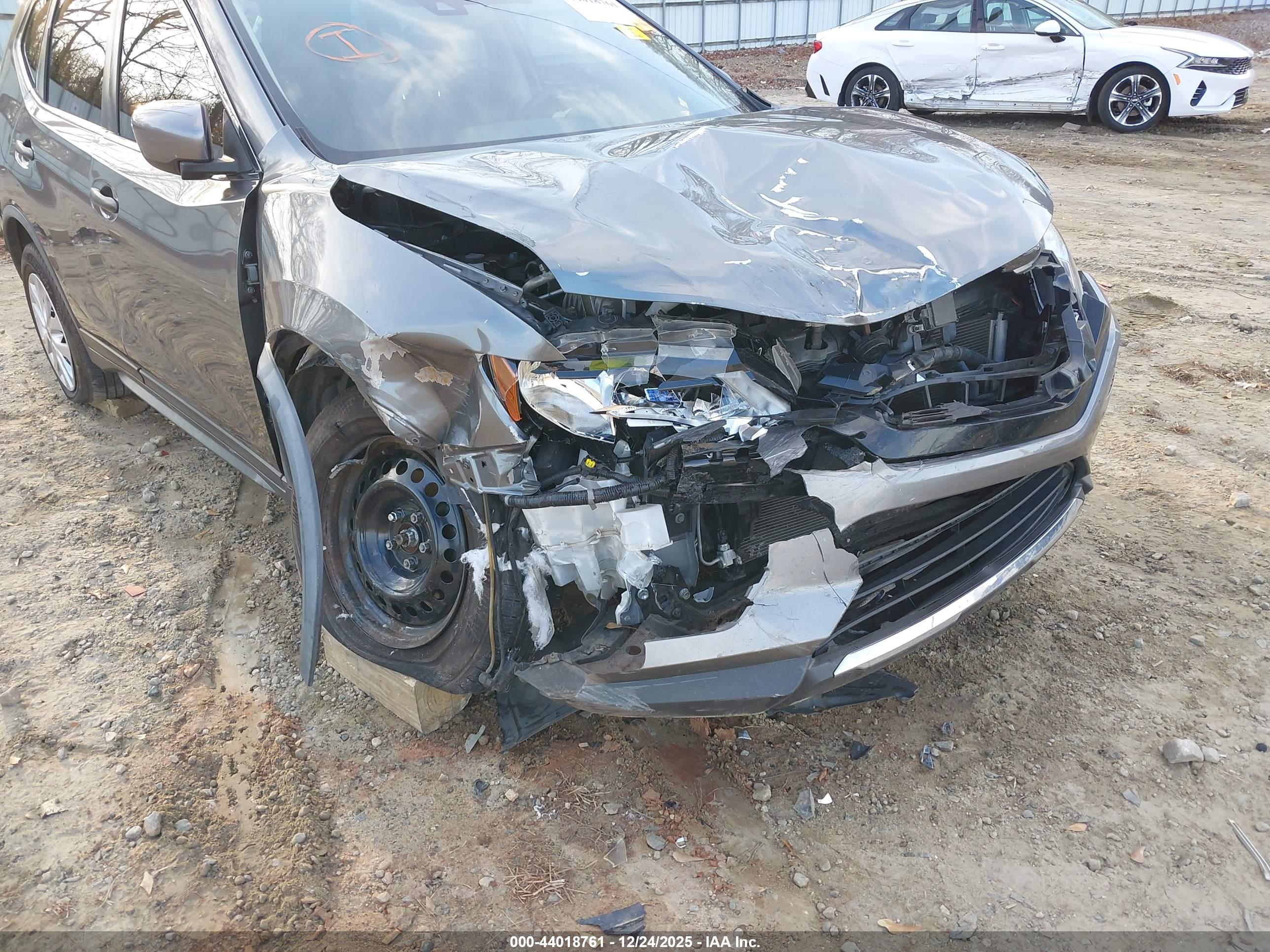 NISSAN ROGUE image 6