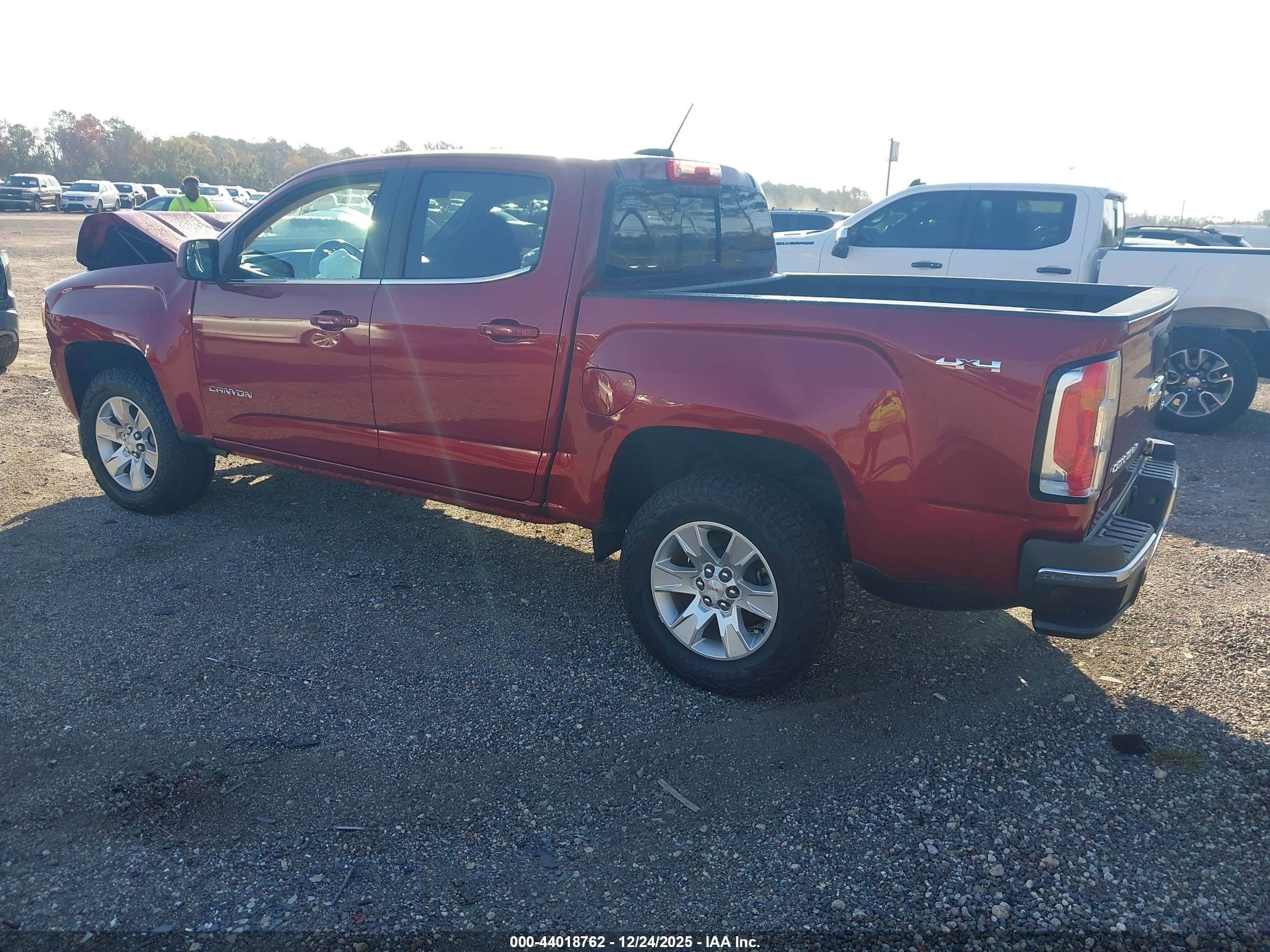 GMC CANYON image 3