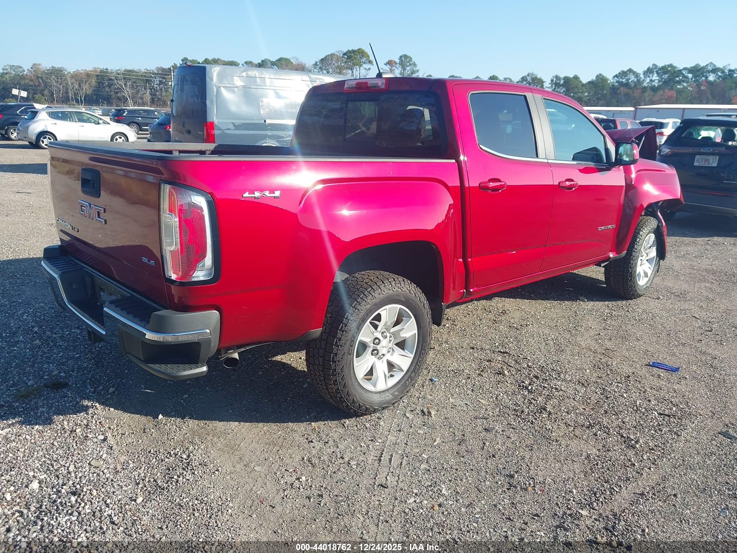 GMC CANYON image 4