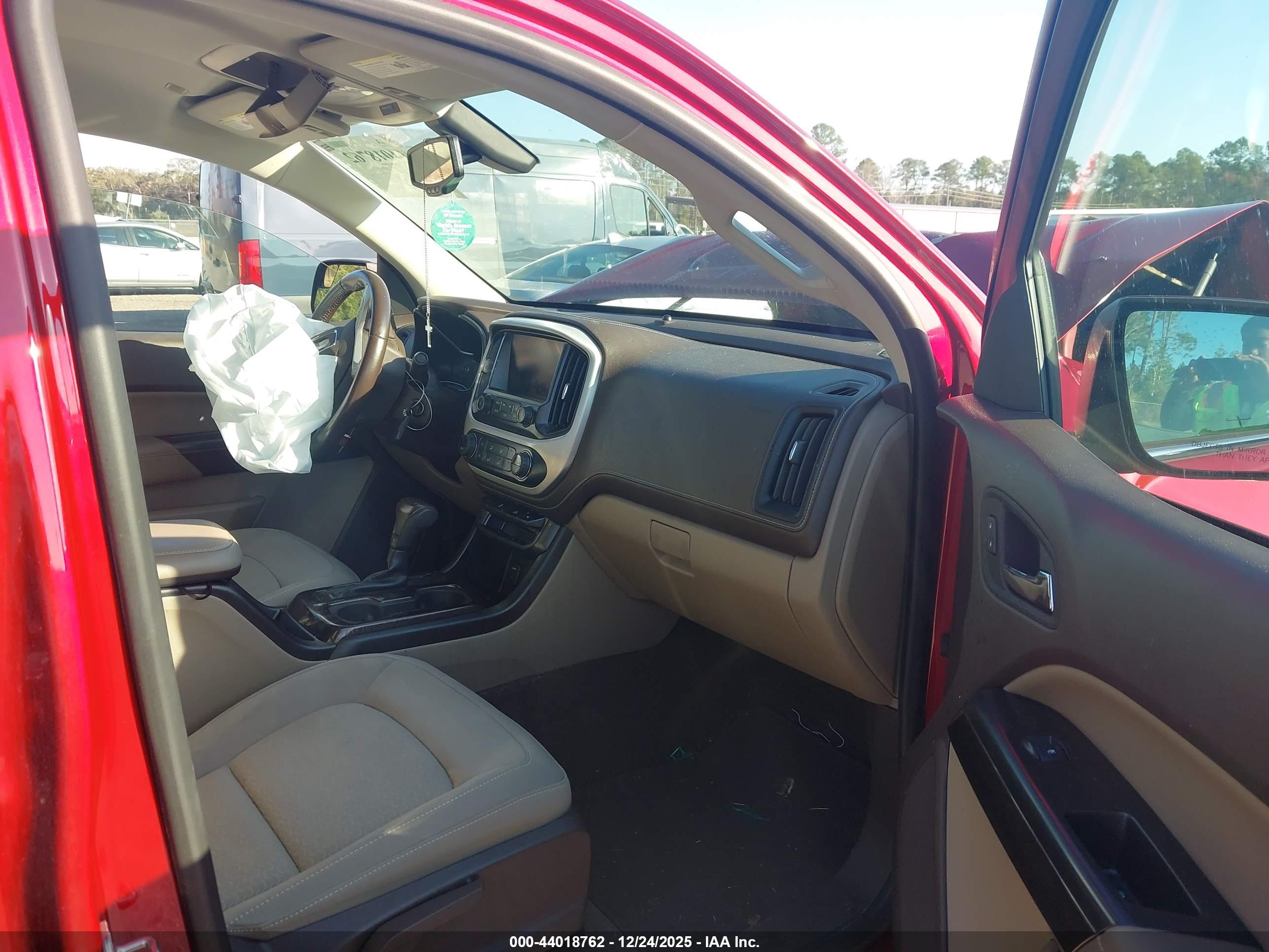 GMC CANYON image 5