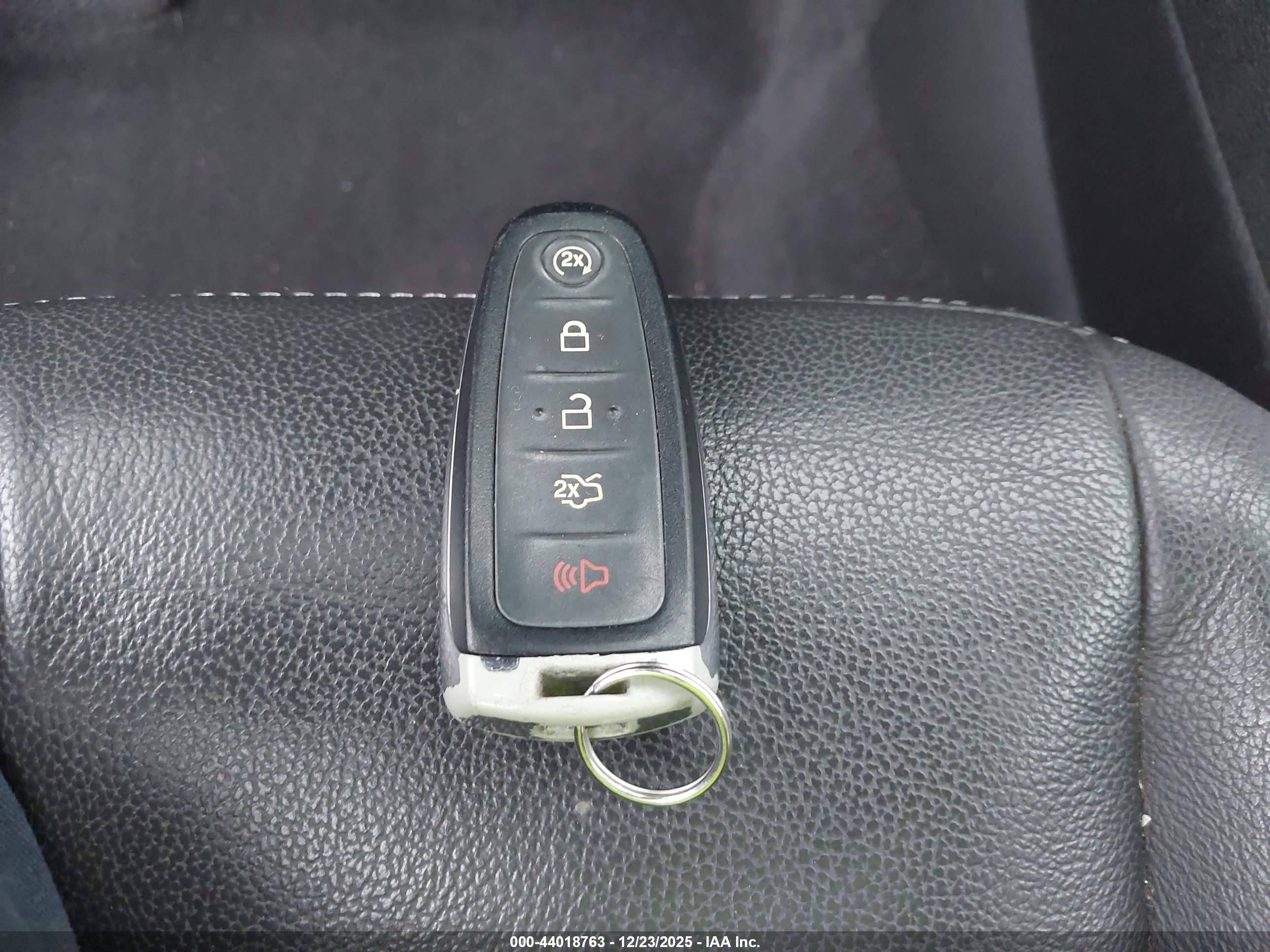 FORD ESCAPE image 11