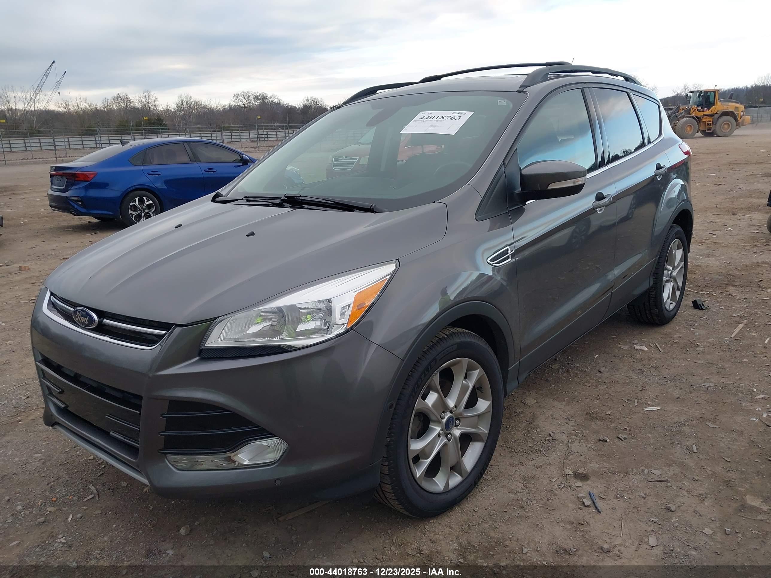 FORD ESCAPE image 2