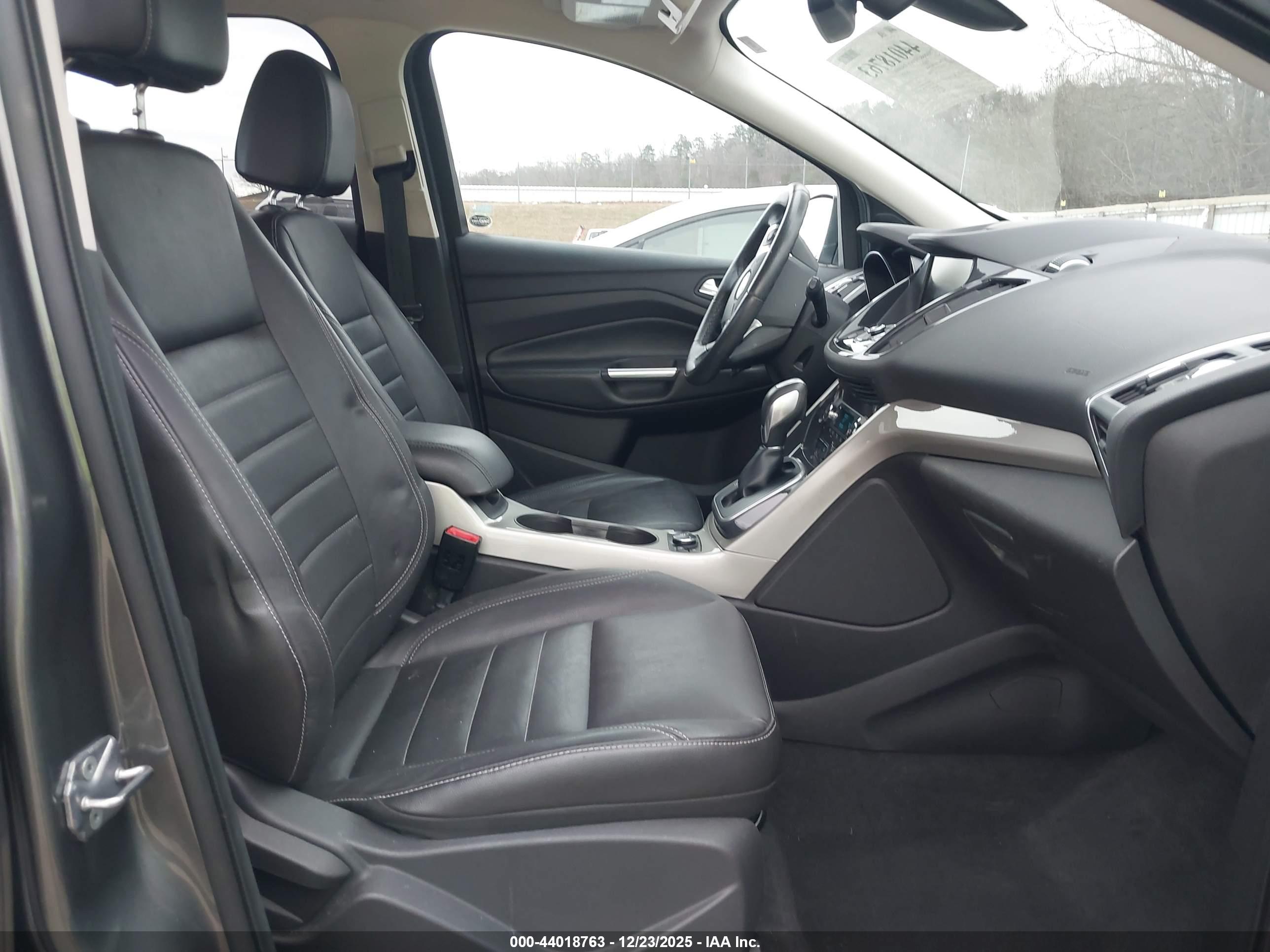 FORD ESCAPE image 5