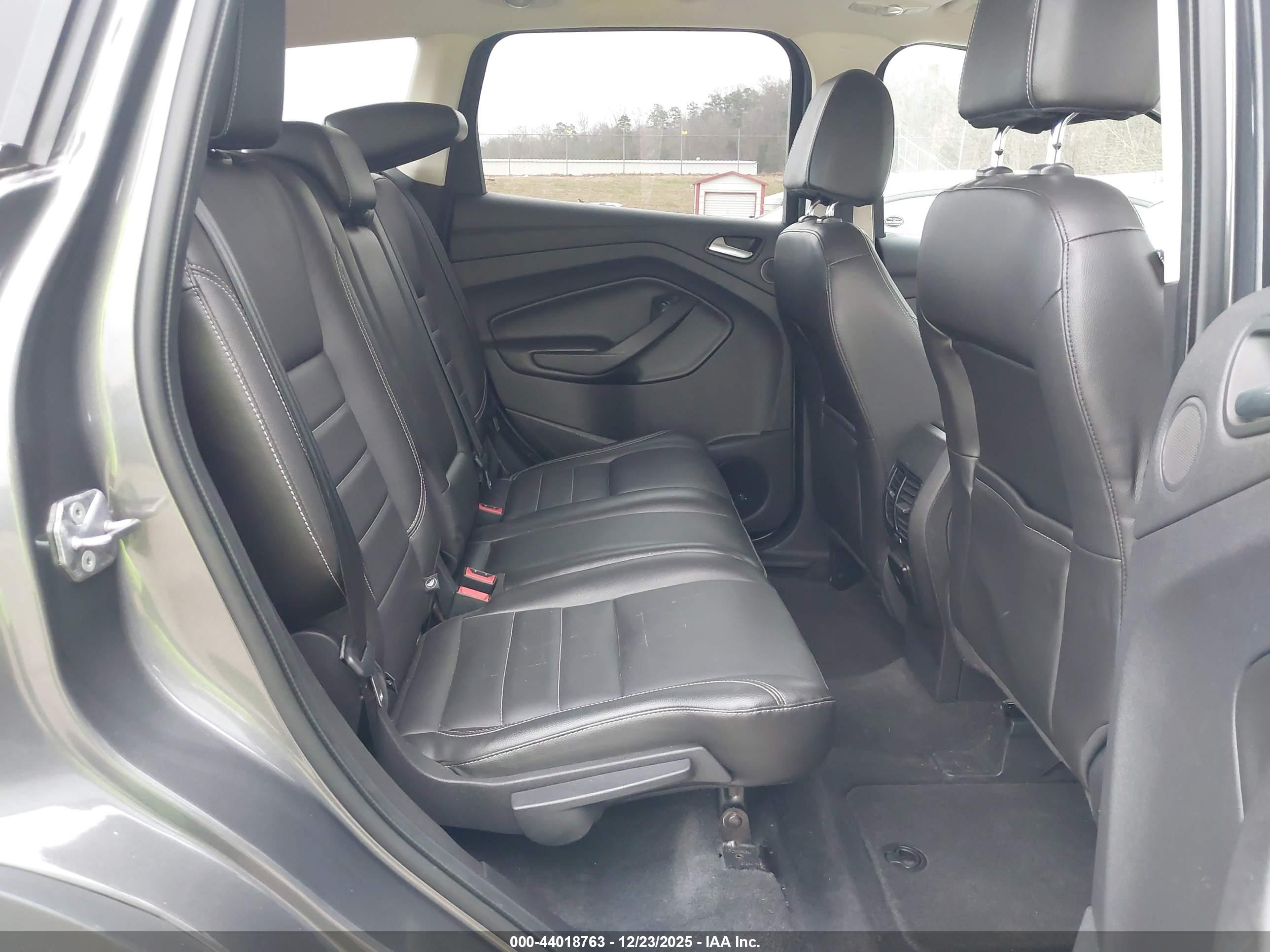 FORD ESCAPE image 8