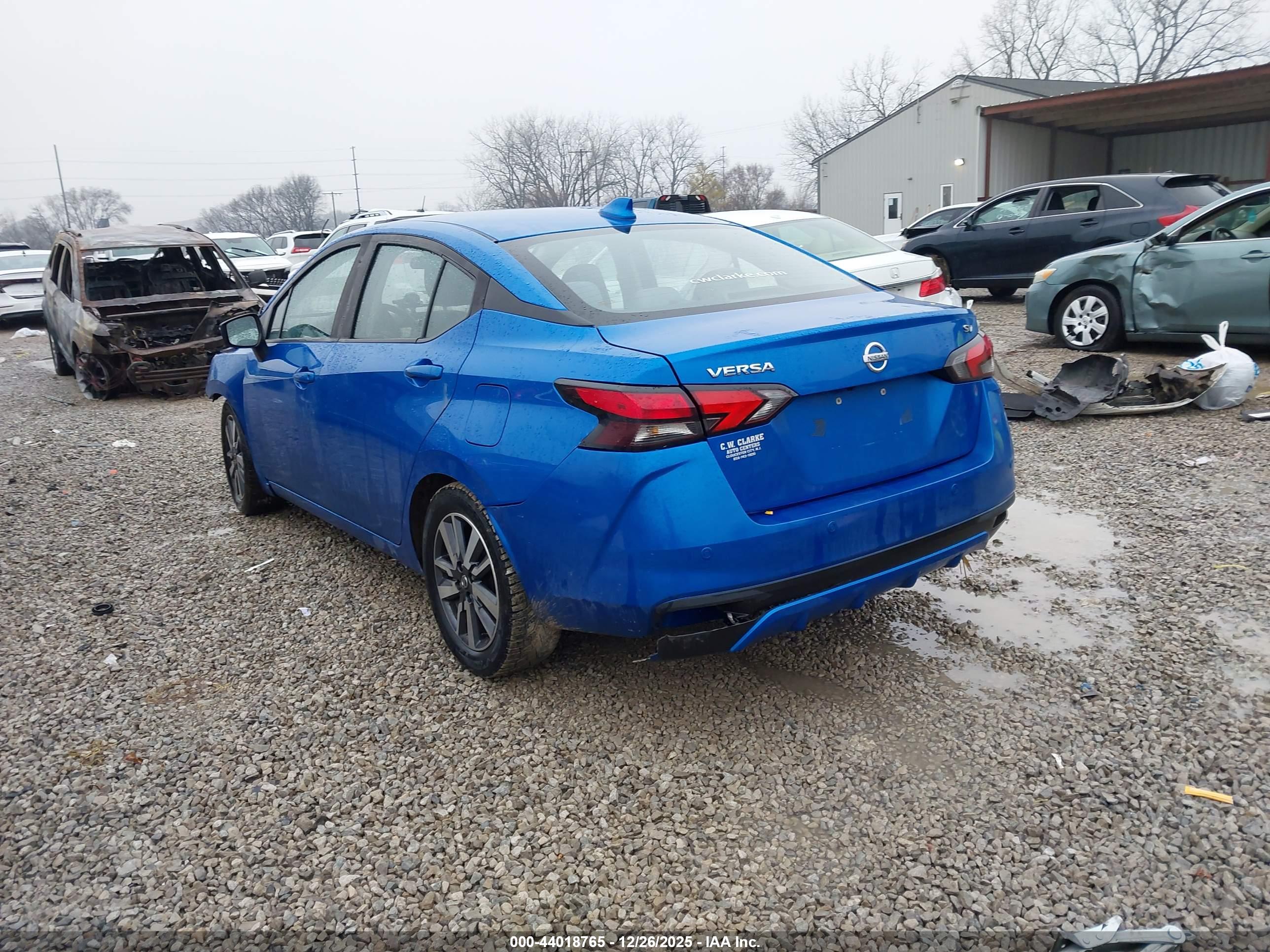 NISSAN VERSA image 3