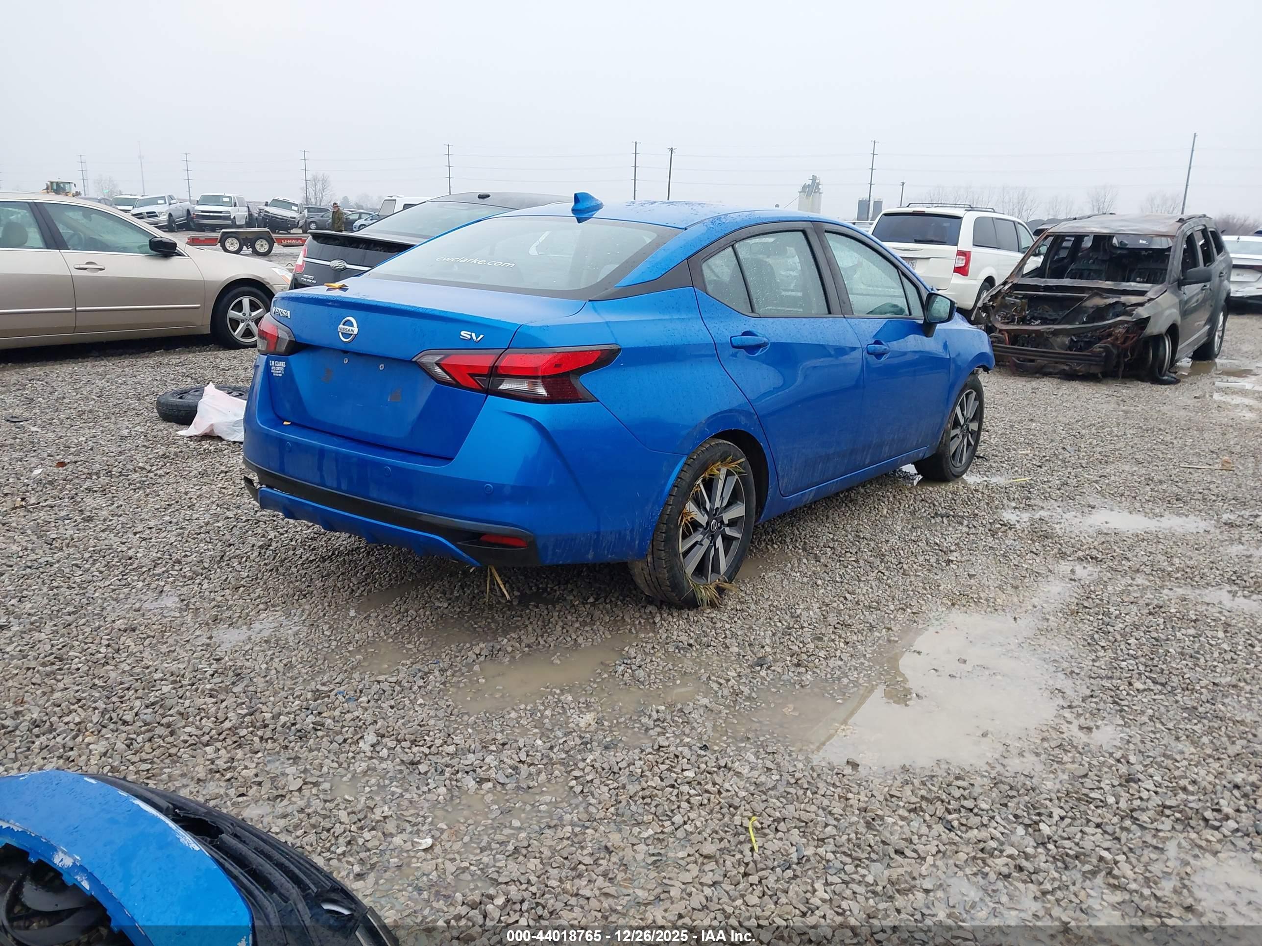 NISSAN VERSA image 4