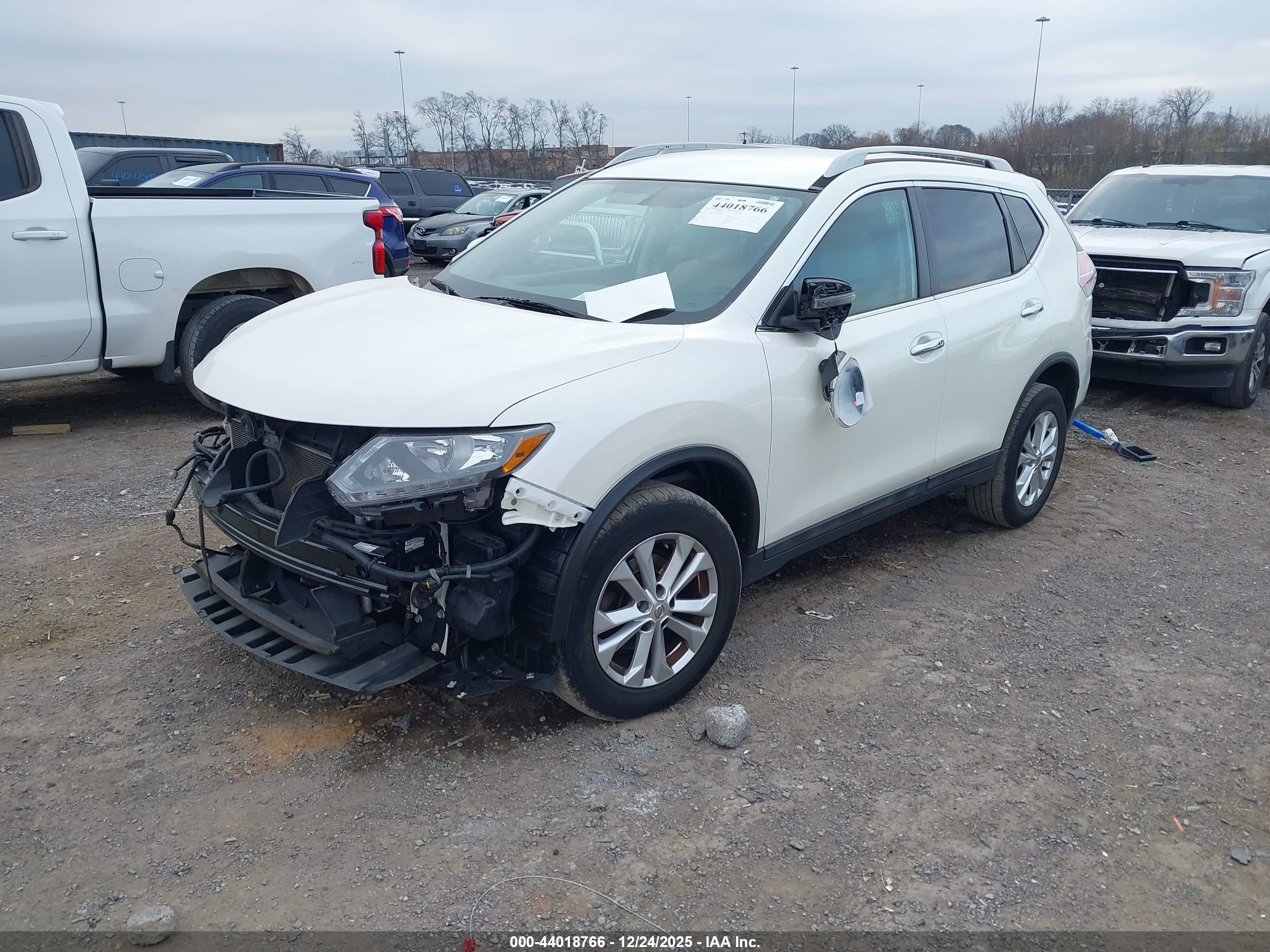 NISSAN ROGUE image 2