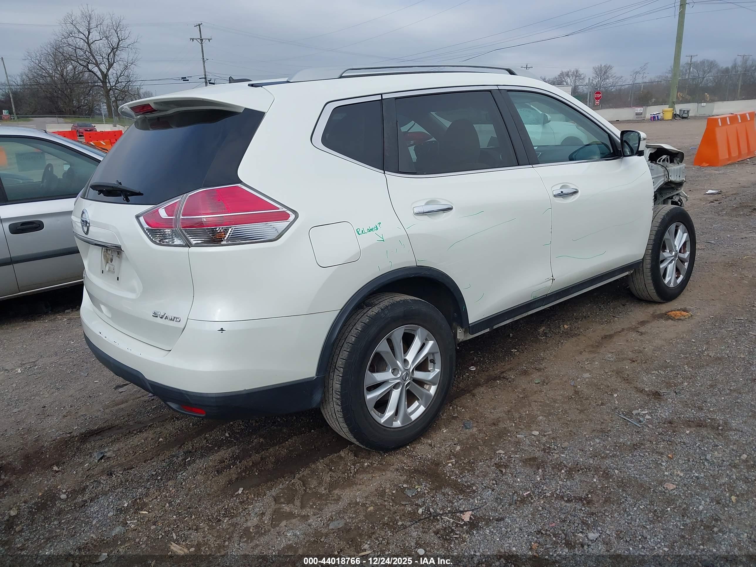 NISSAN ROGUE image 4