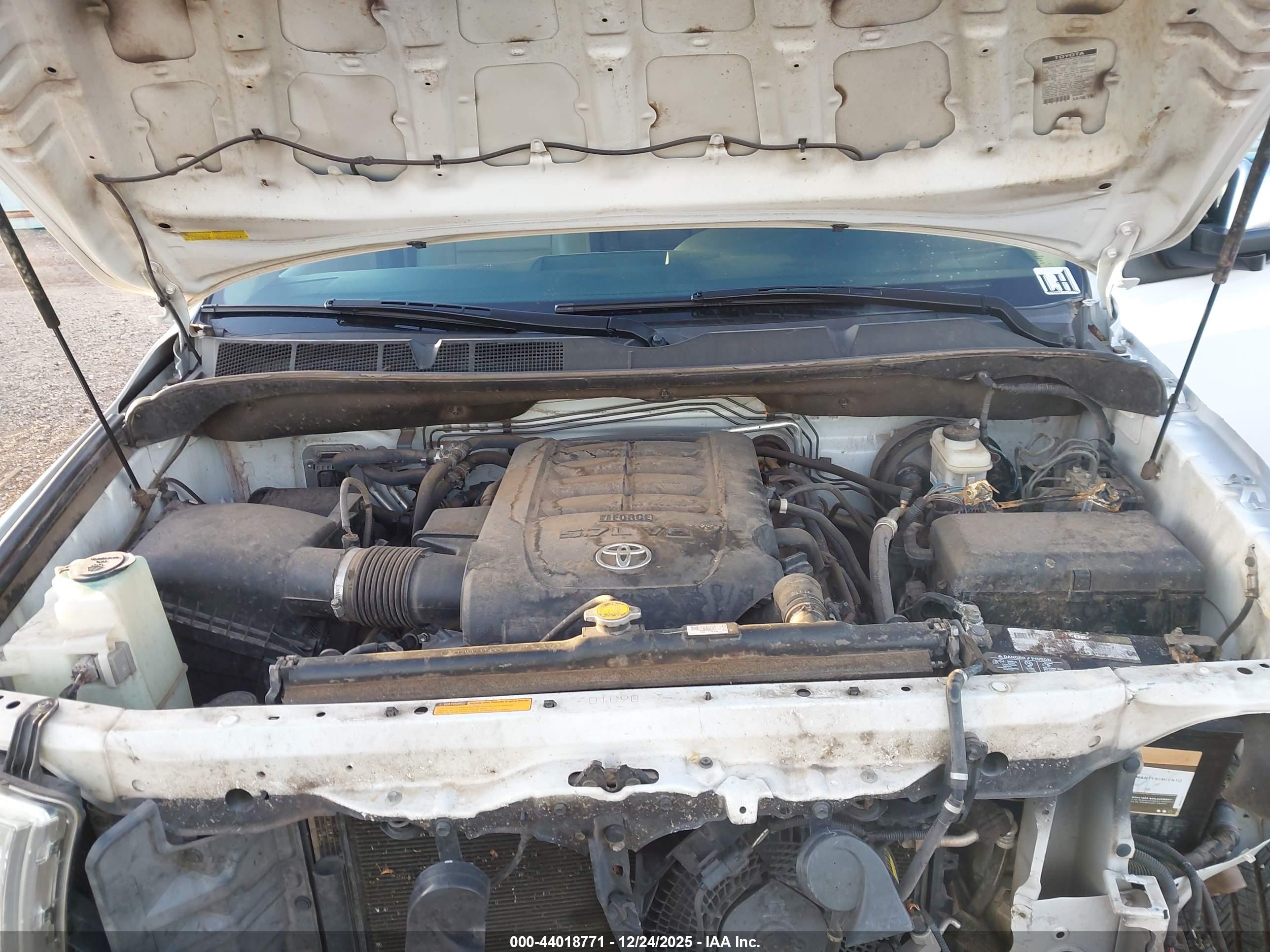 TOYOTA SEQUOIA image 10