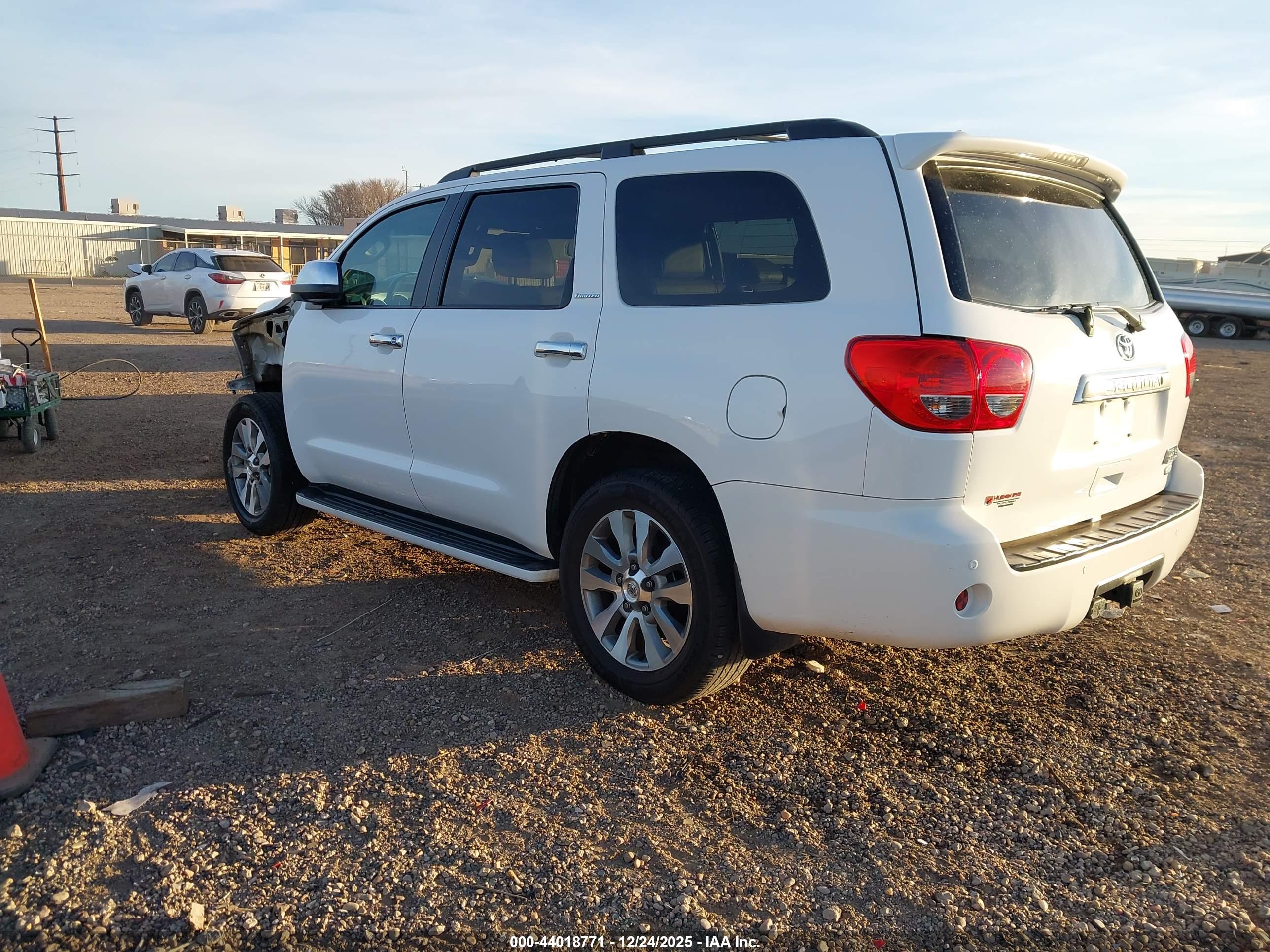 TOYOTA SEQUOIA image 3