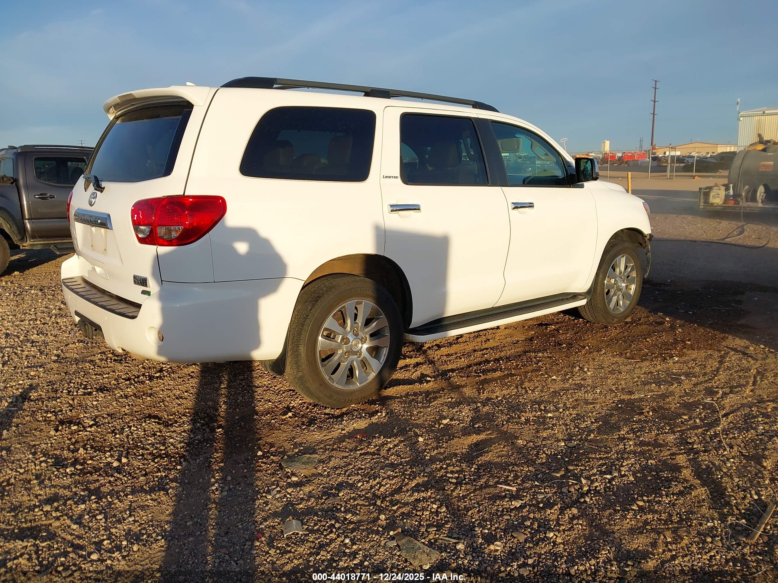 TOYOTA SEQUOIA image 4