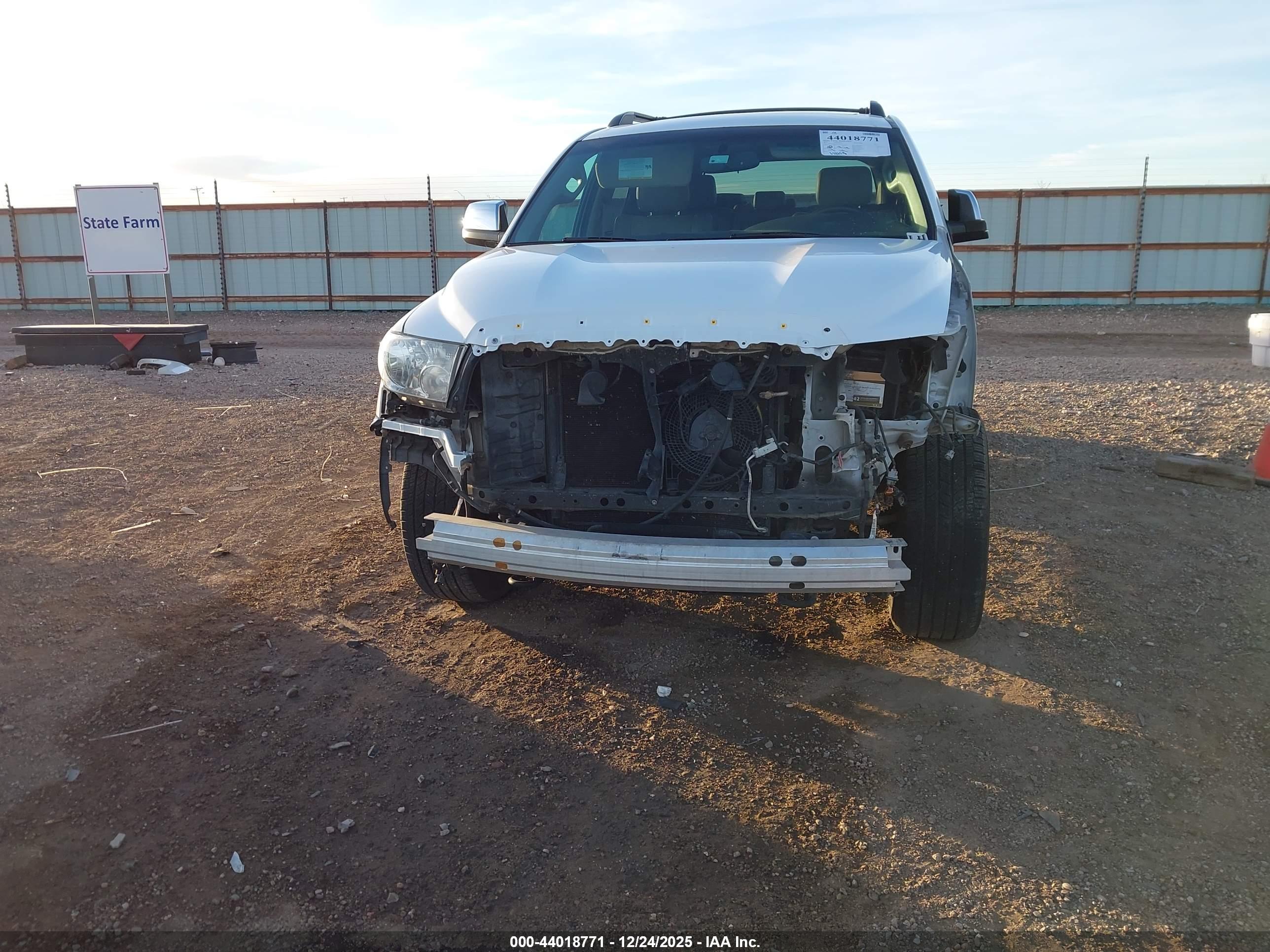 TOYOTA SEQUOIA image 6