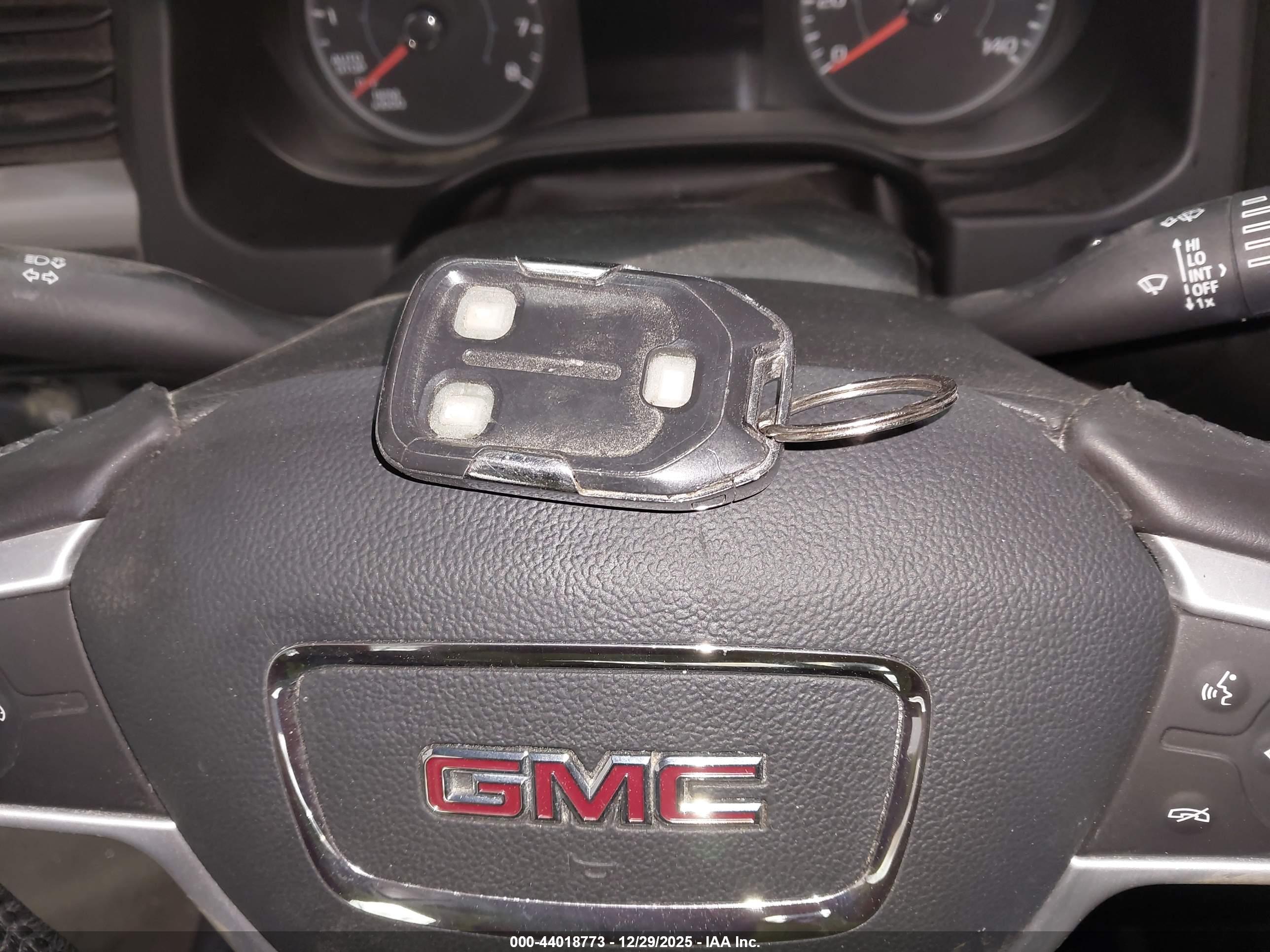 GMC ACADIA image 11