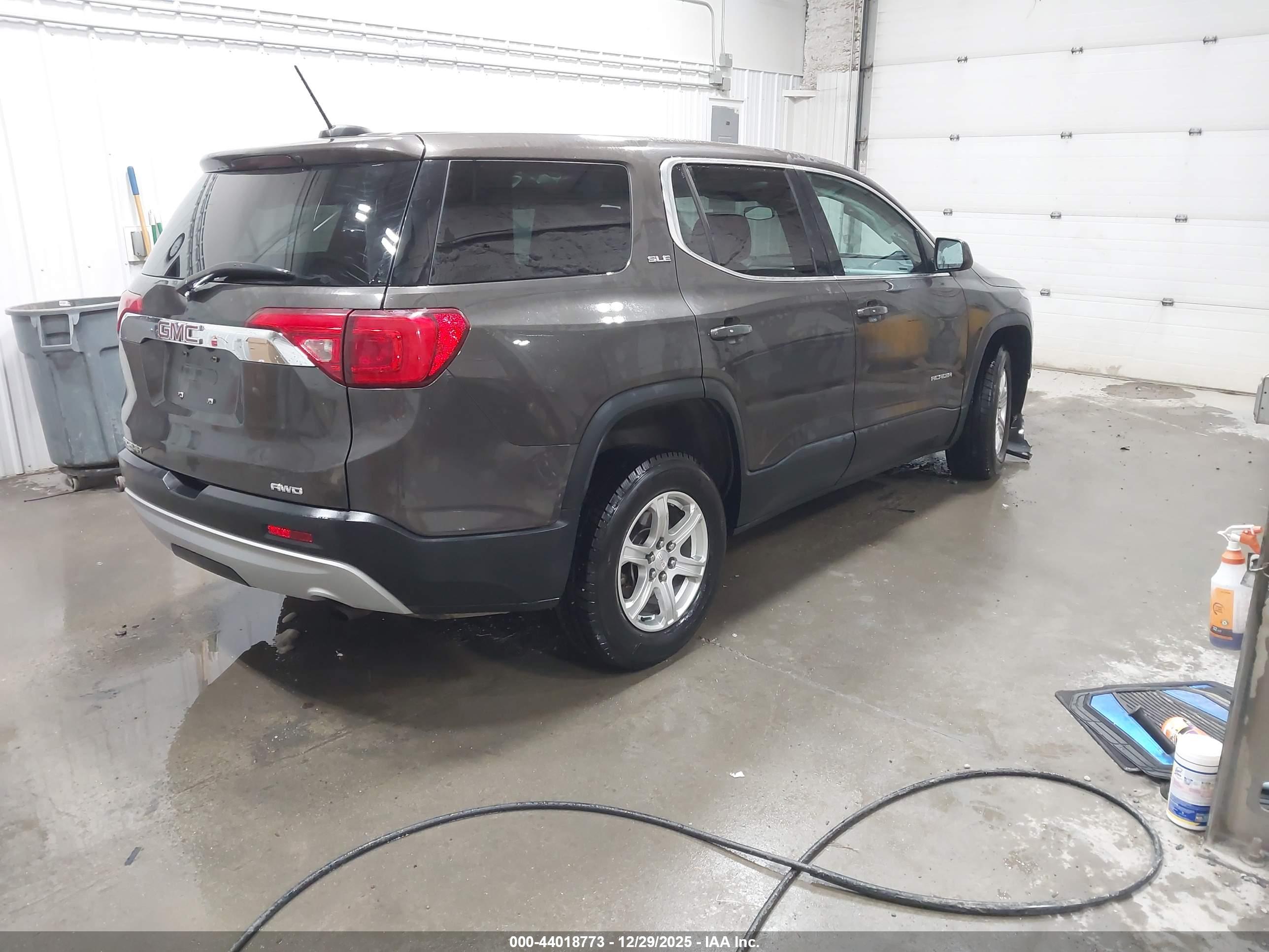 GMC ACADIA image 4