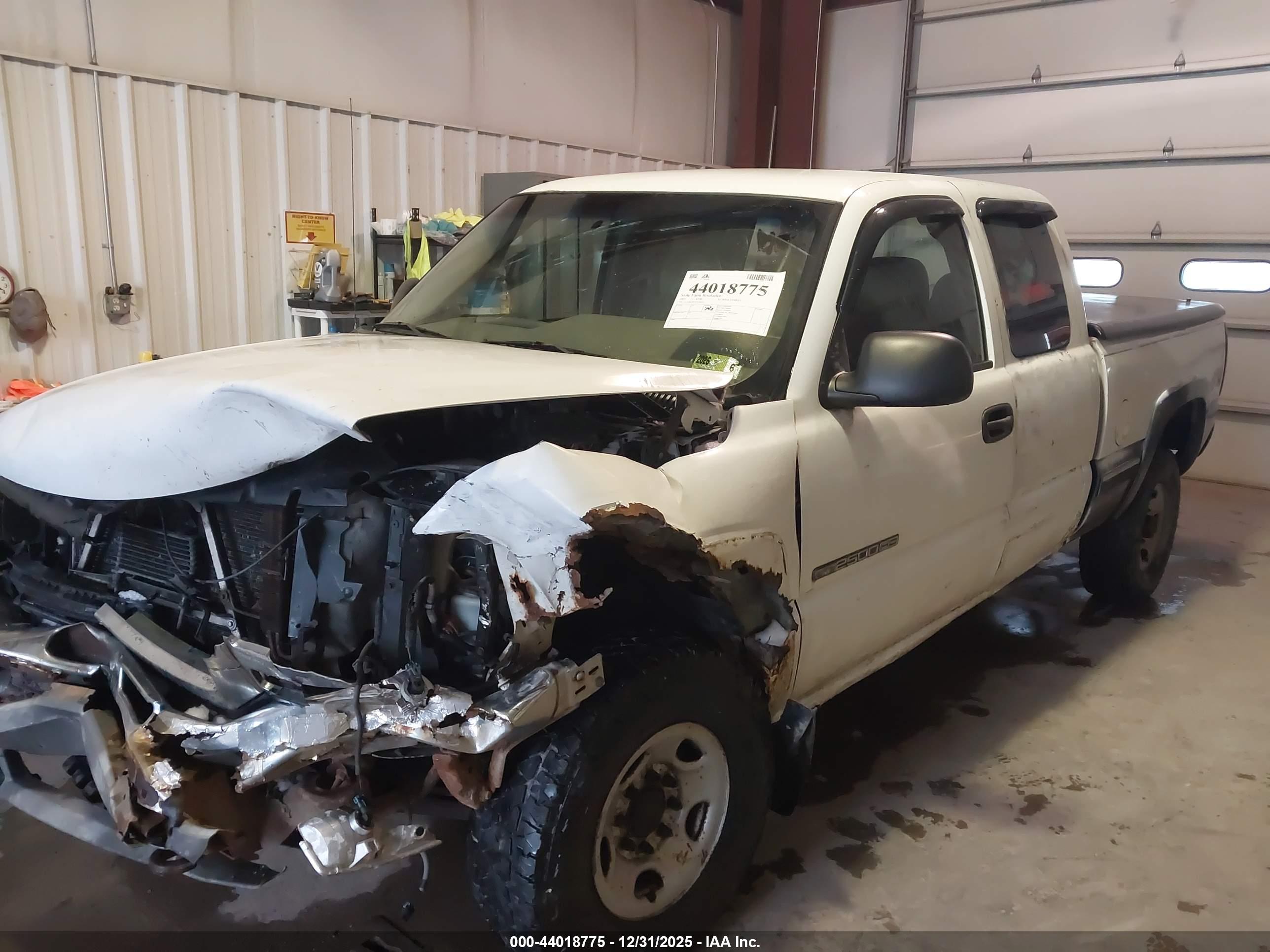 GMC SIERRA image 2