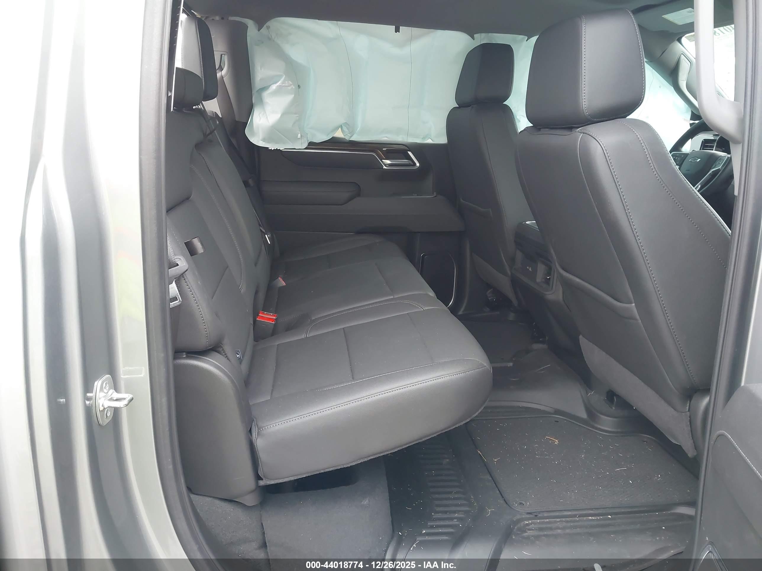 CHEVROLET SILVERADO image 8