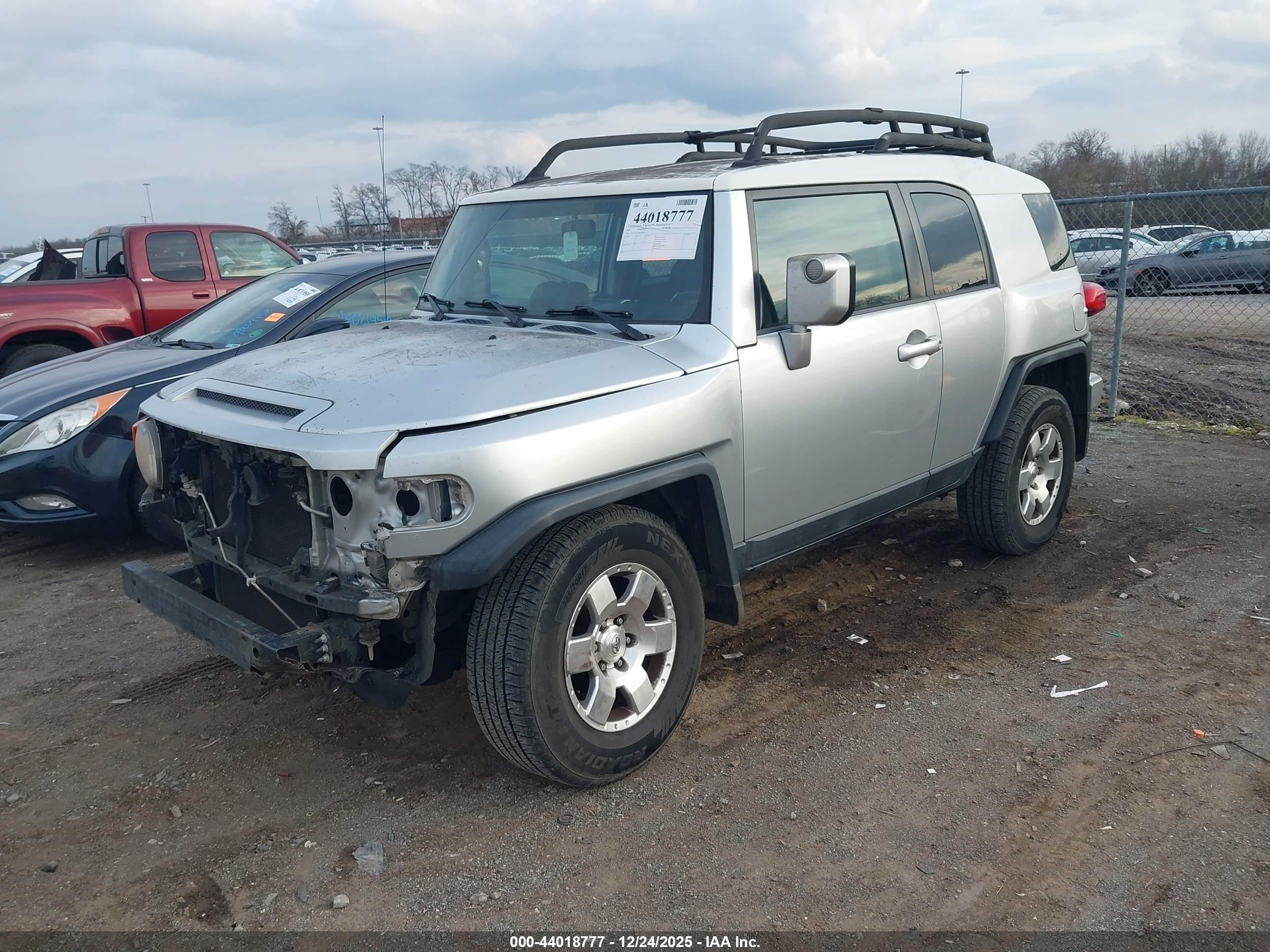 TOYOTA FJ image 2