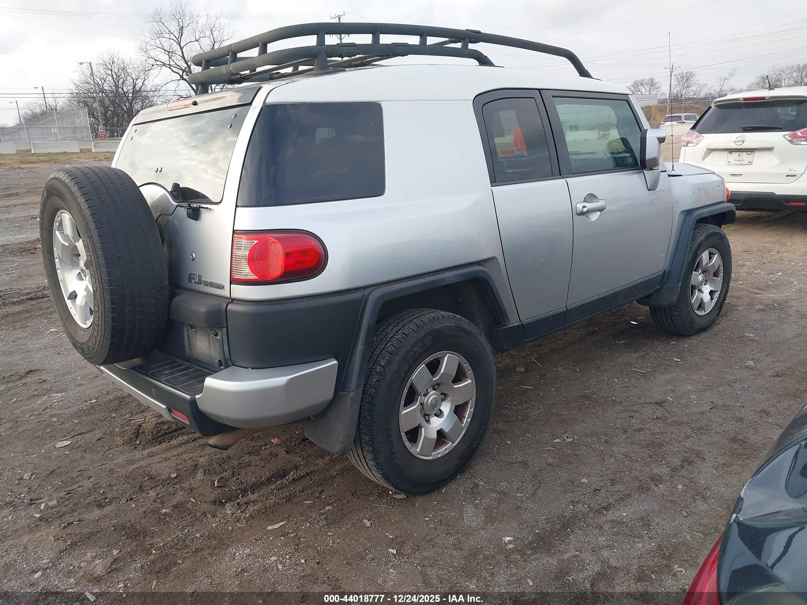 TOYOTA FJ image 4