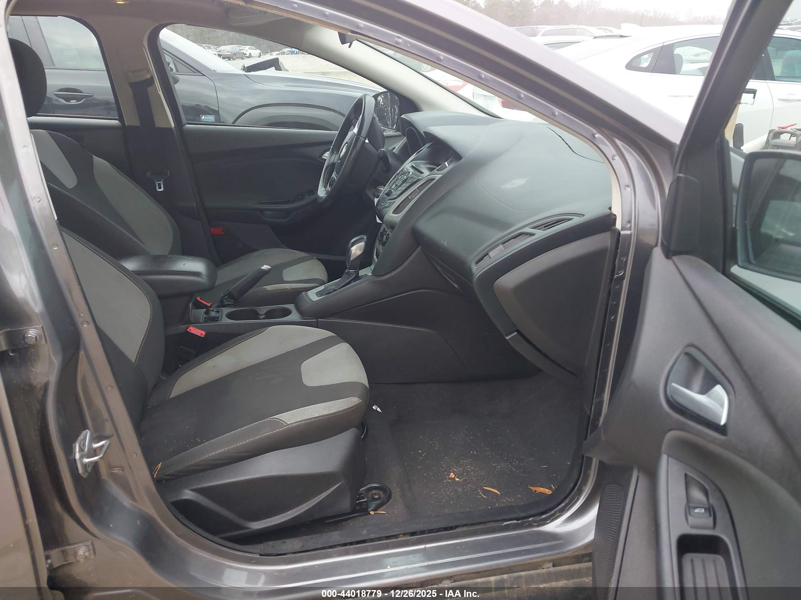 FORD FOCUS image 5