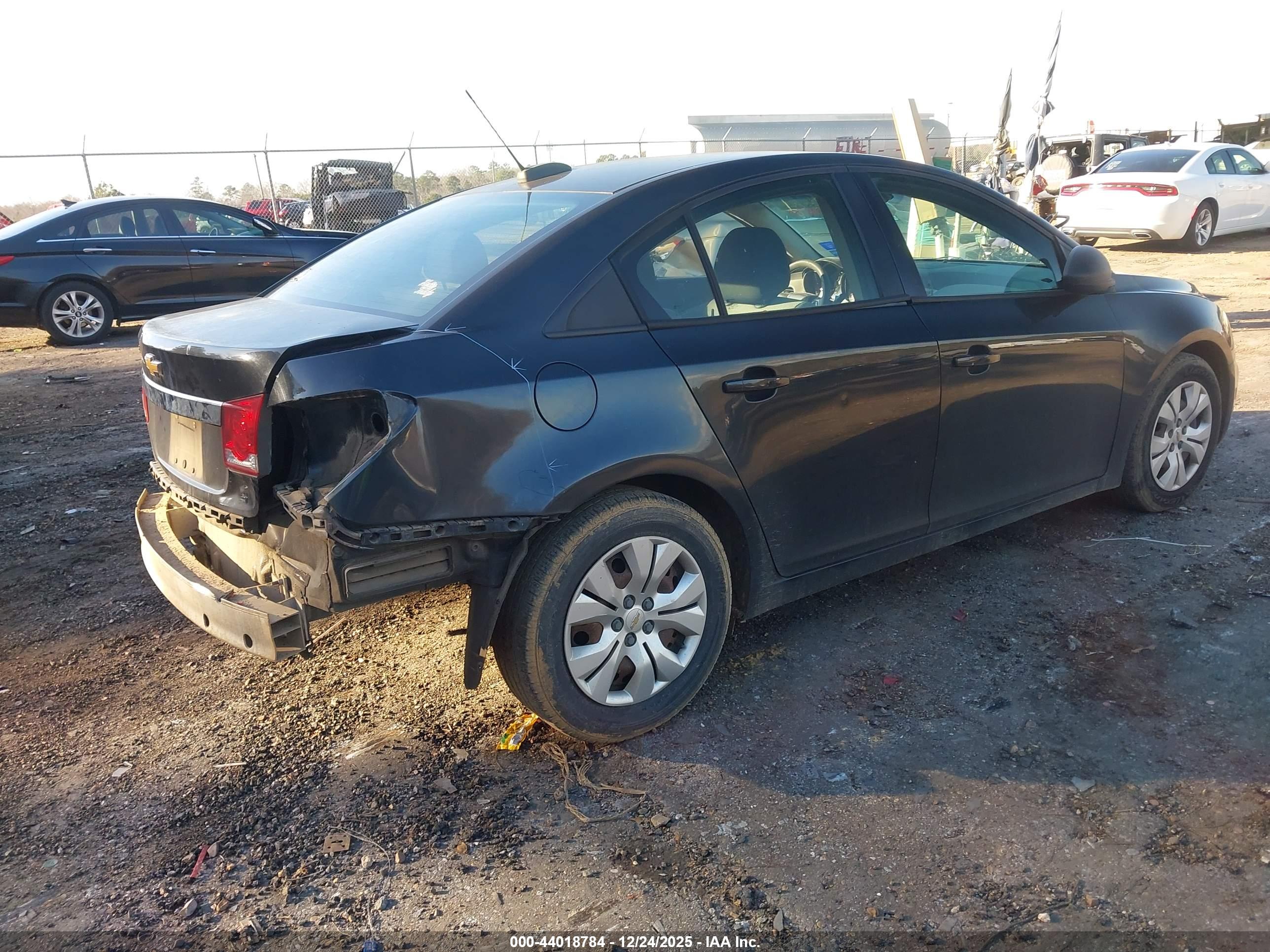 CHEVROLET CRUZE image 4