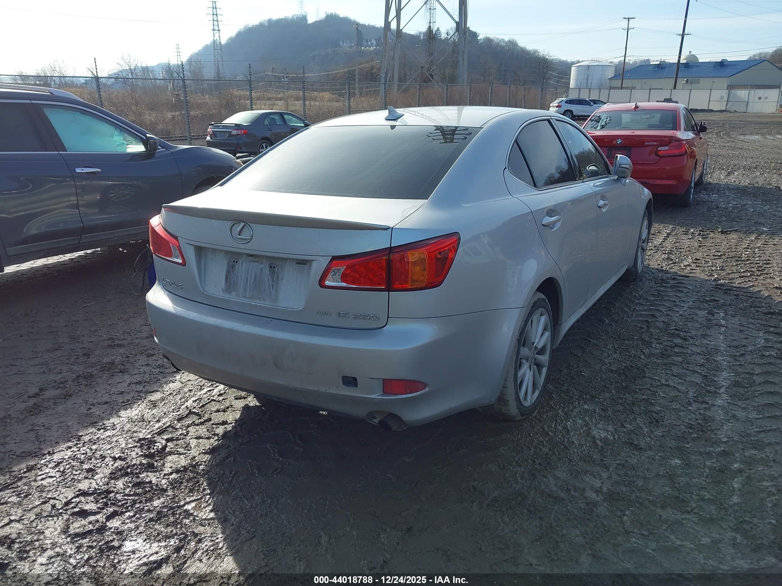 LEXUS IS image 4