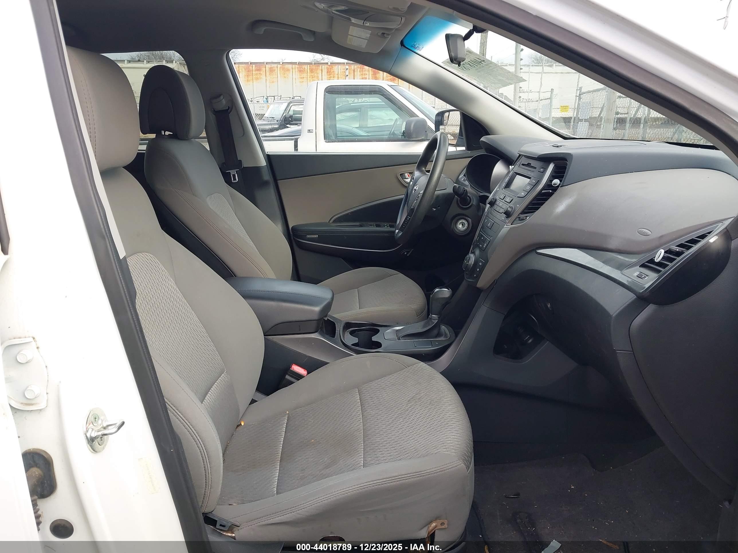 HYUNDAI SANTA image 5