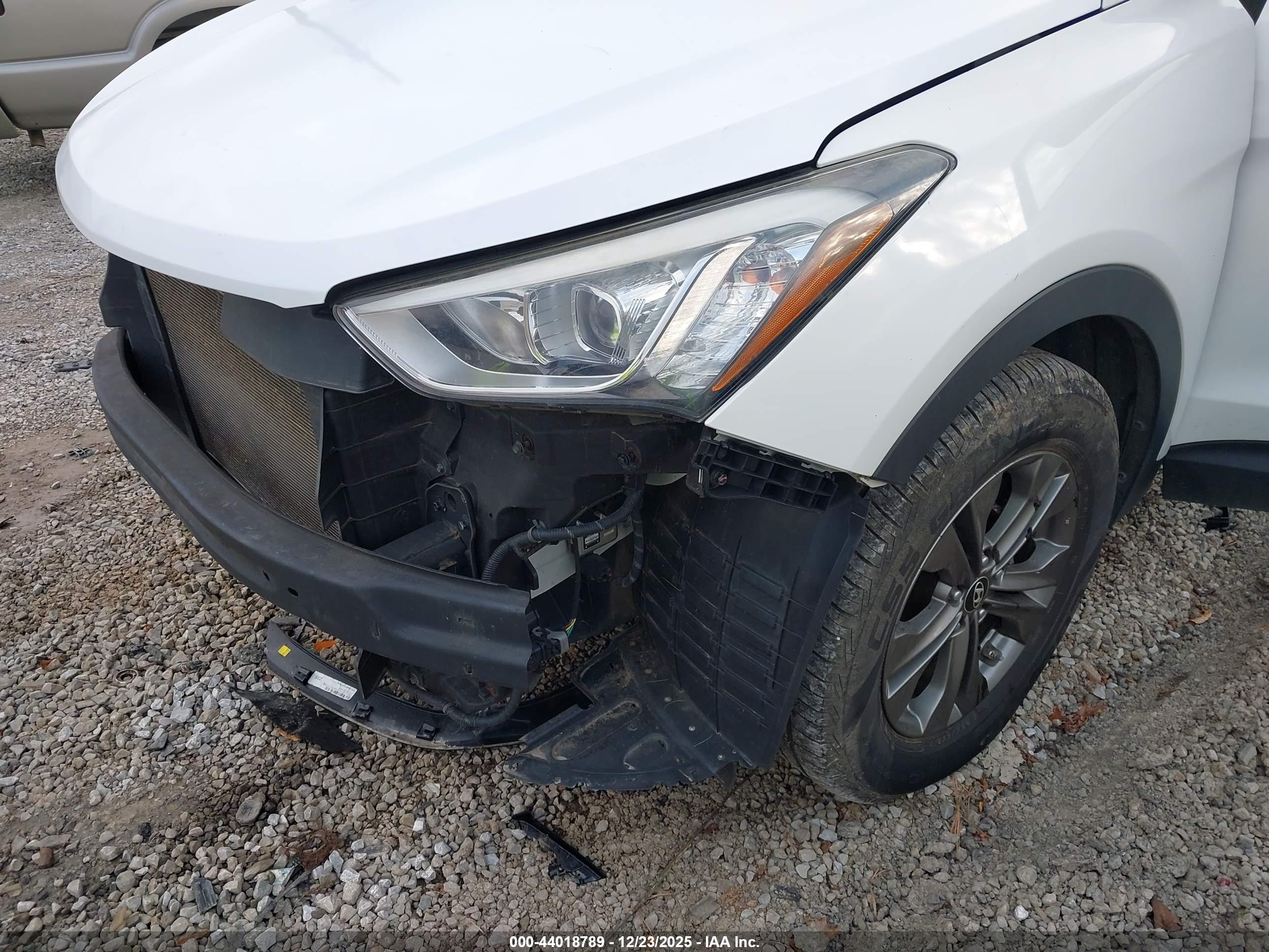 HYUNDAI SANTA image 6