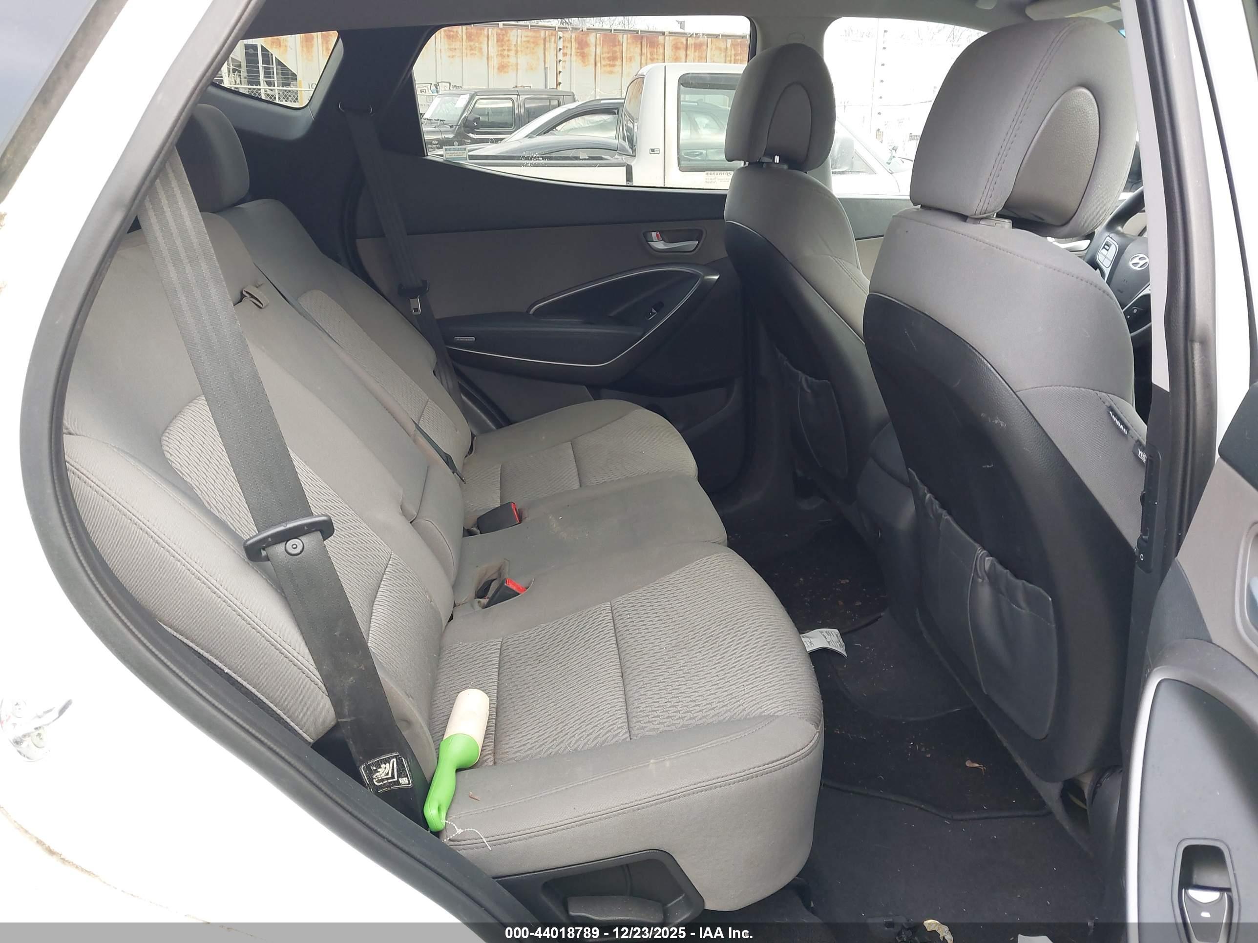 HYUNDAI SANTA image 8