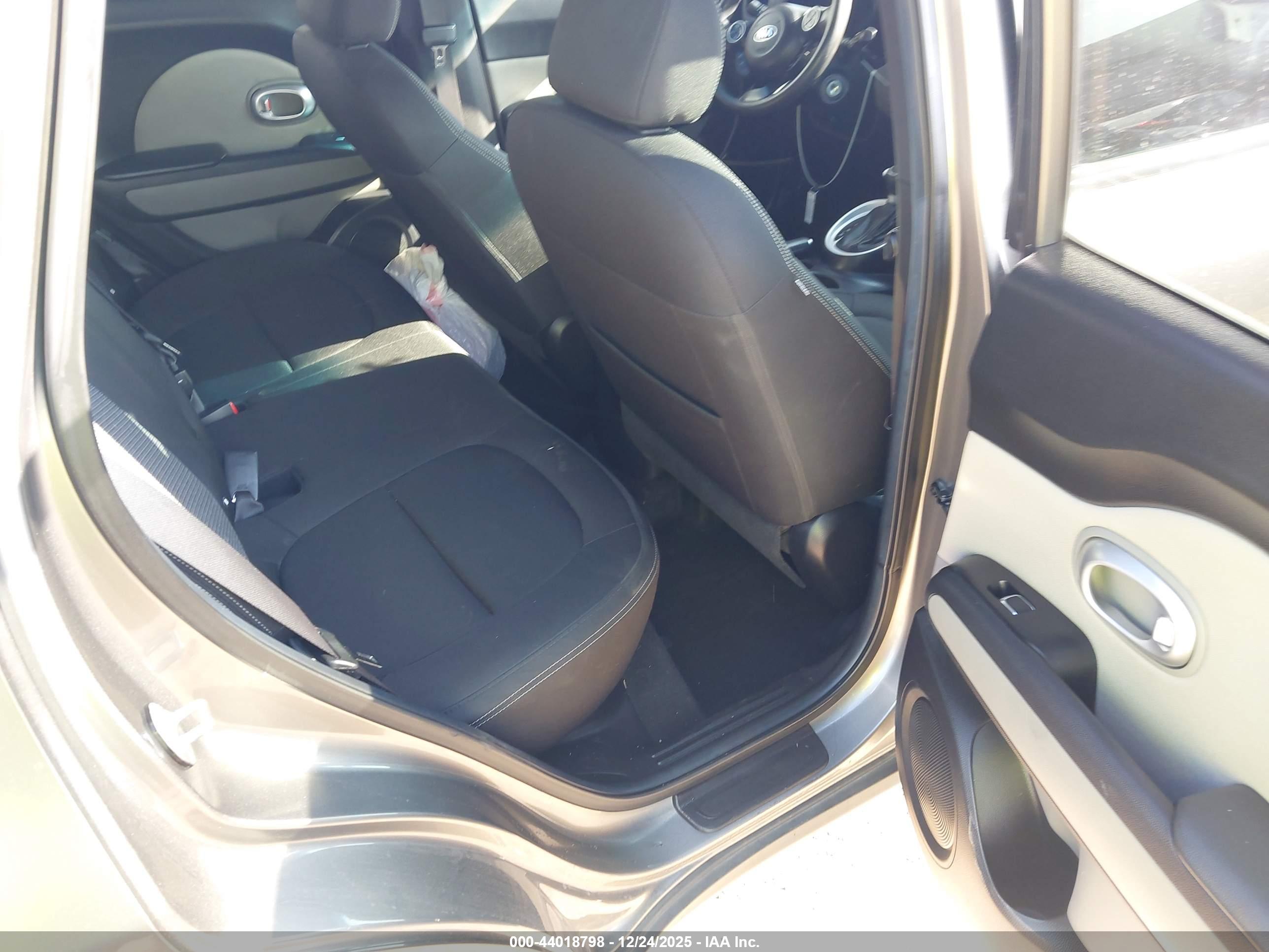 KIA SOUL image 8