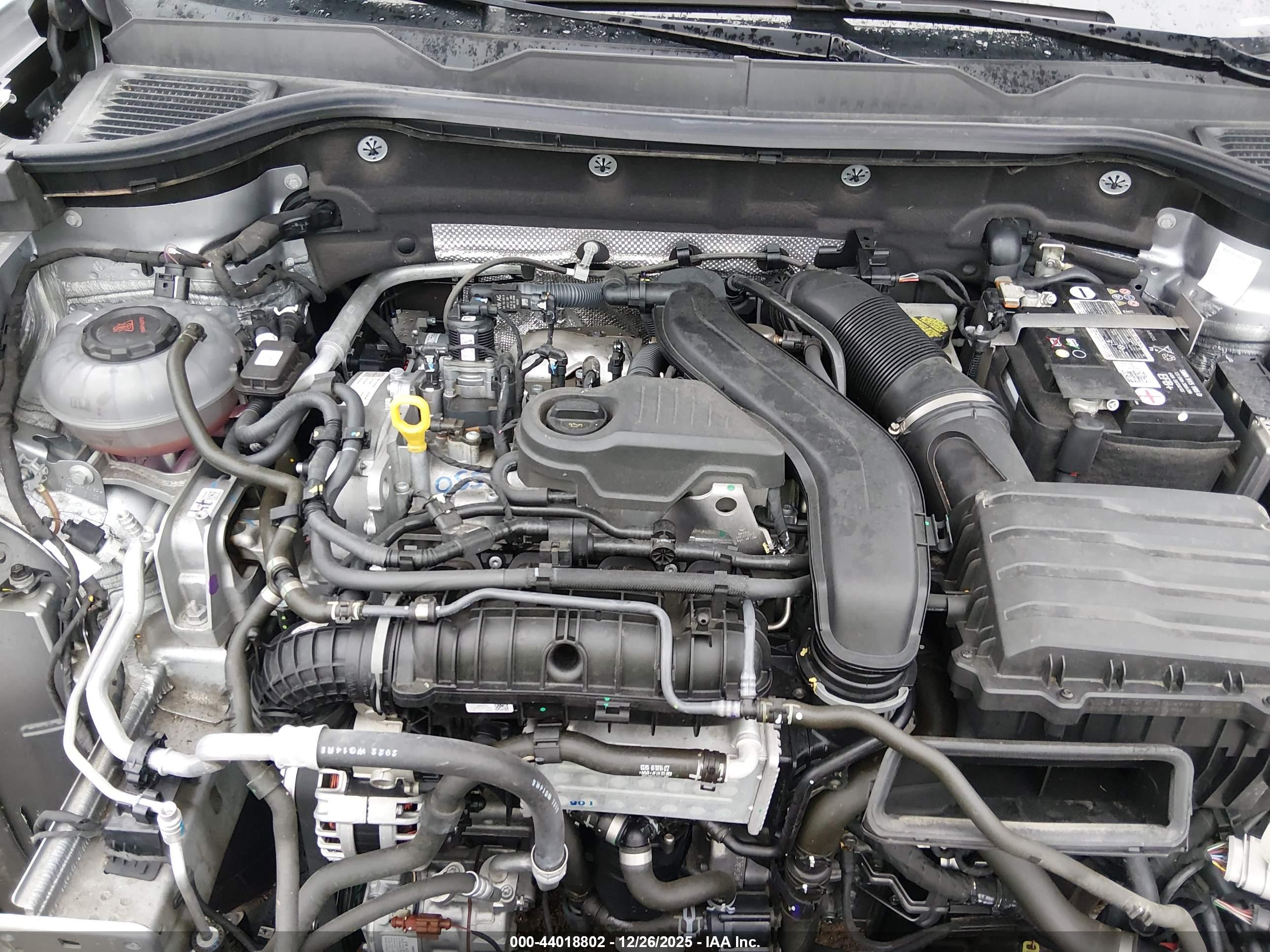 VOLKSWAGEN TAOS image 10