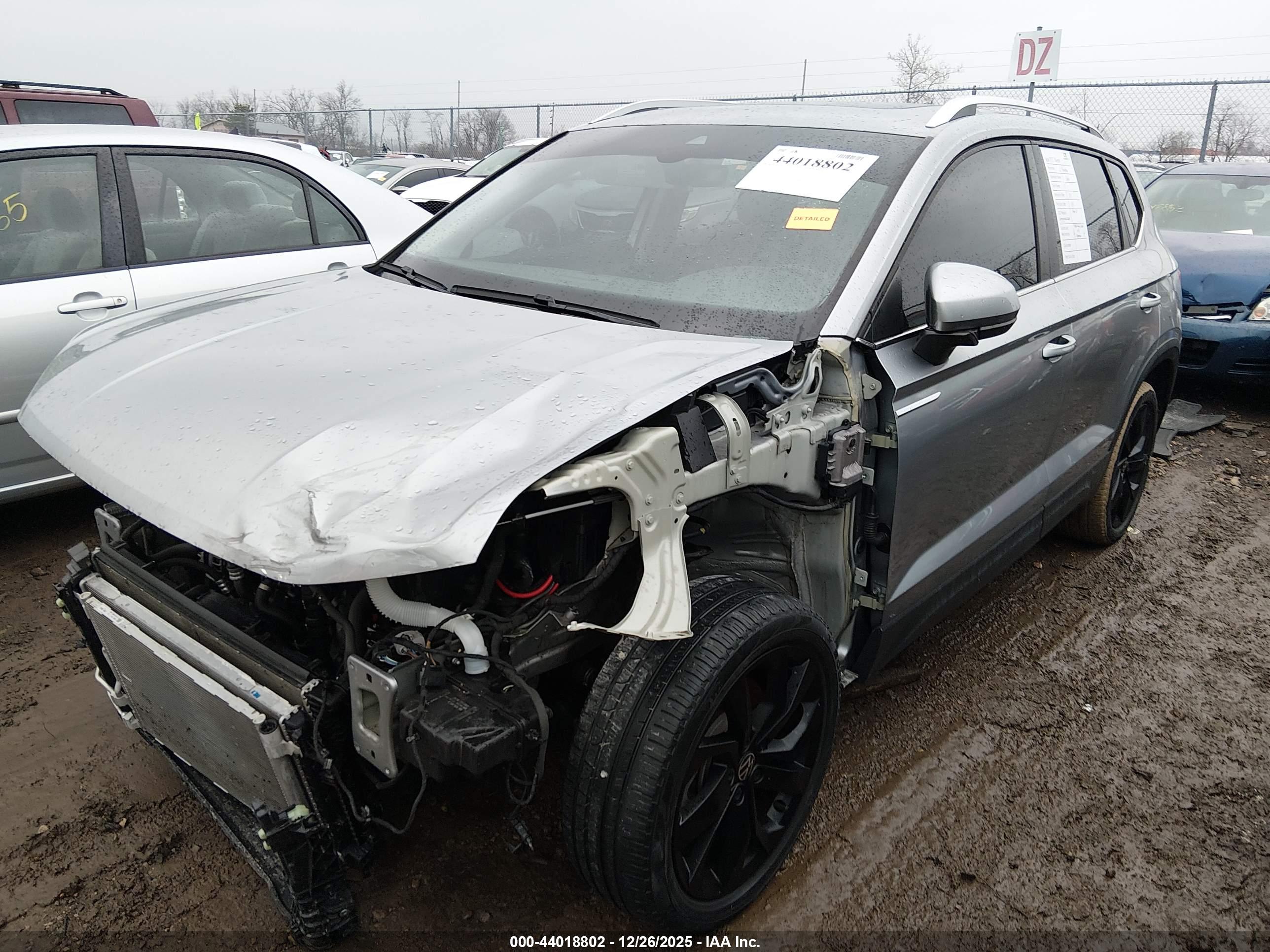 VOLKSWAGEN TAOS image 2