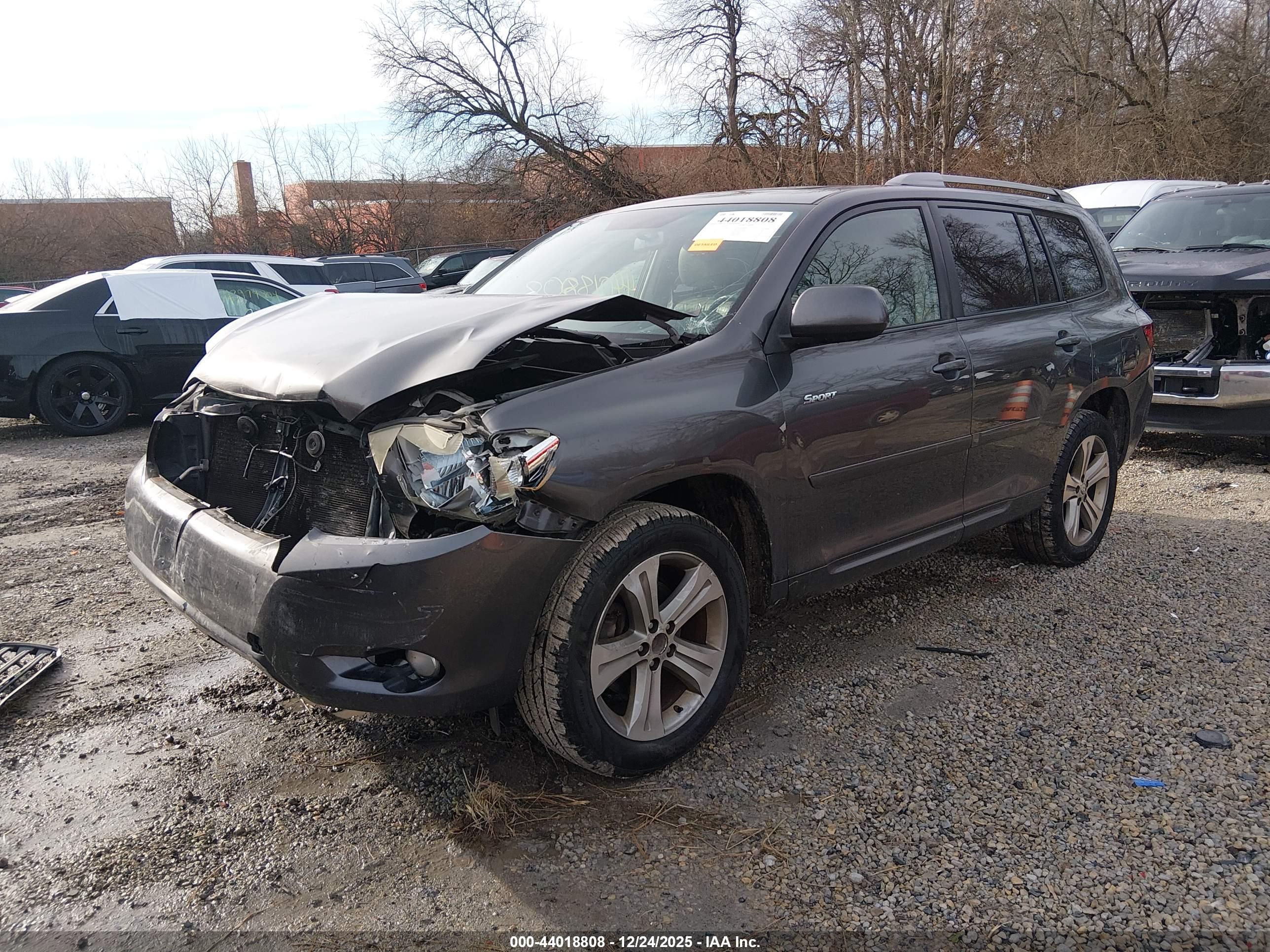 TOYOTA HIGHLANDER image 2