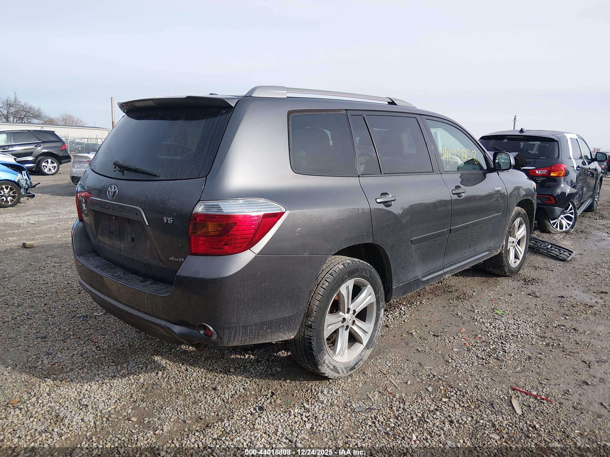 TOYOTA HIGHLANDER image 4