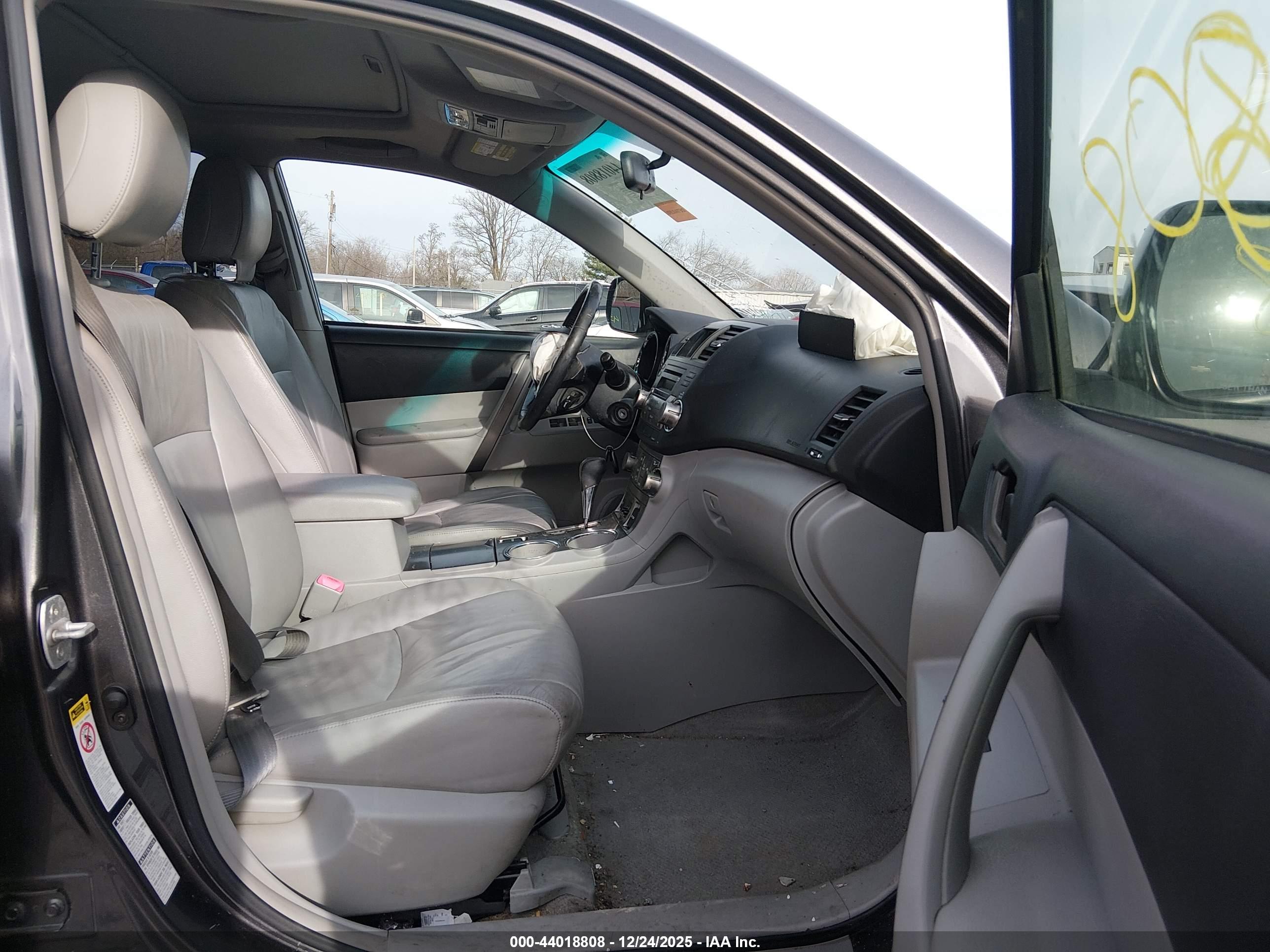 TOYOTA HIGHLANDER image 5