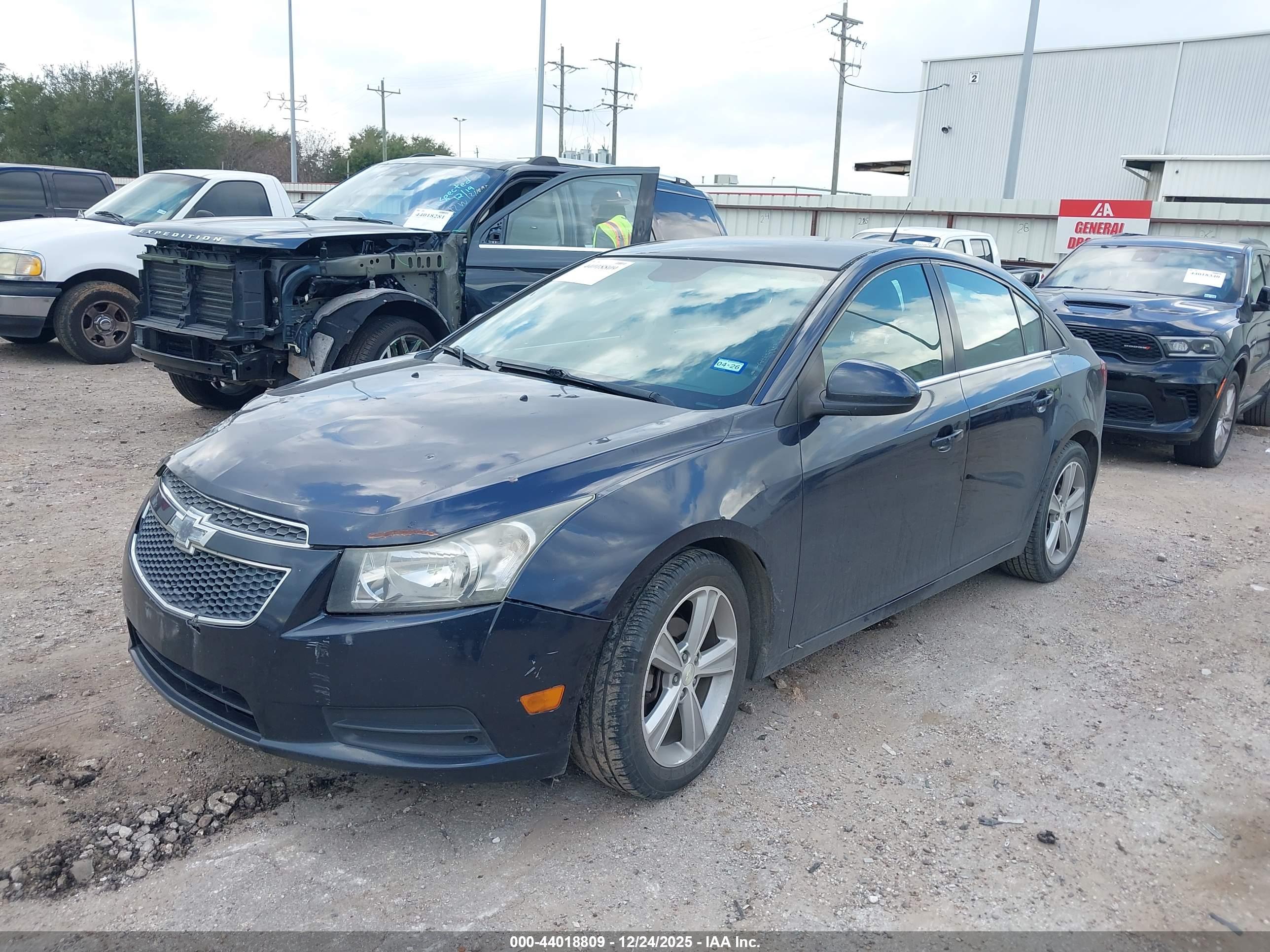 CHEVROLET CRUZE image 2