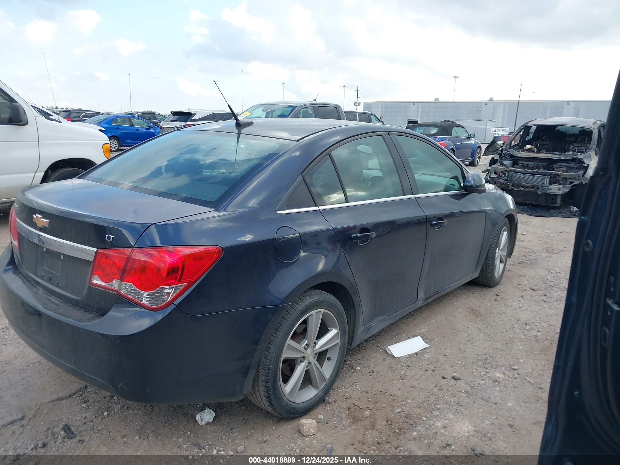 CHEVROLET CRUZE image 4