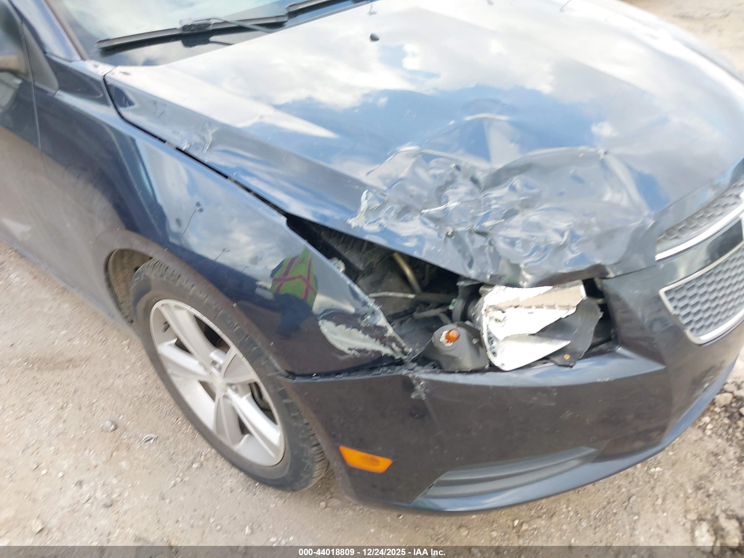 CHEVROLET CRUZE image 6